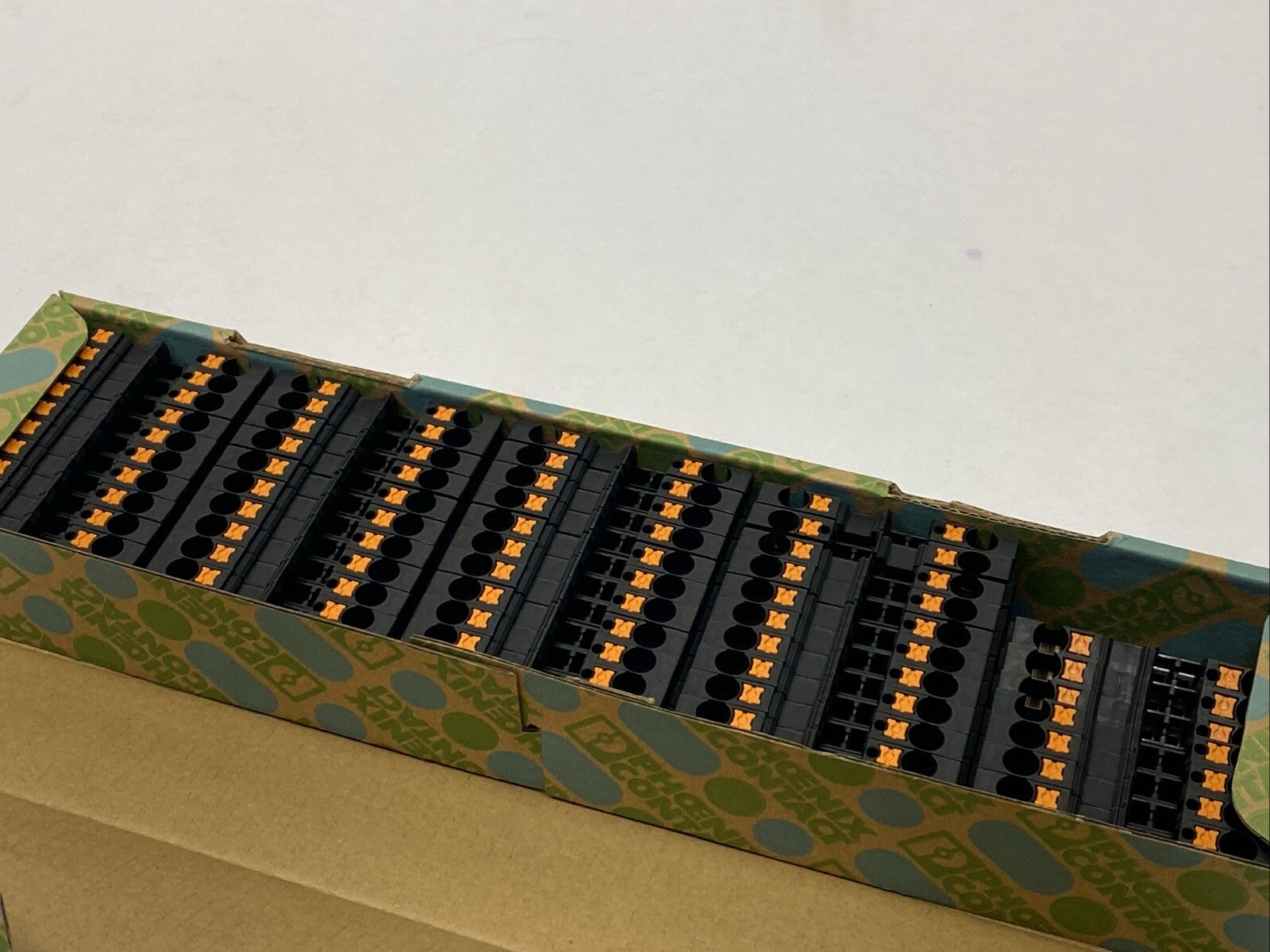 Phoenix Contact PT 4 BK Feed-Through Terminal Blocks Black 3211776 LOT OF 47 - Maverick Industrial Sales