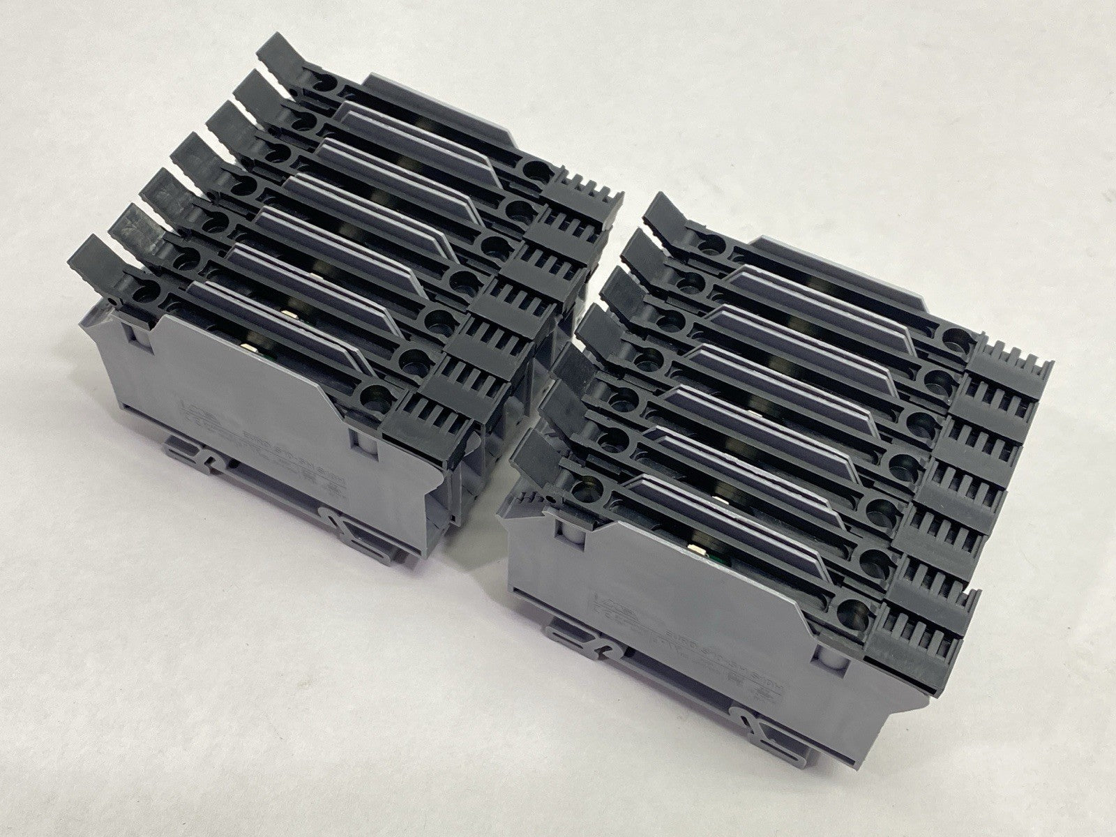 DN-F6L24 | DINnector Circuit Protection Terminal Block 30A 24V LOT OF 14 - New Other - Maverick Industrial Sales