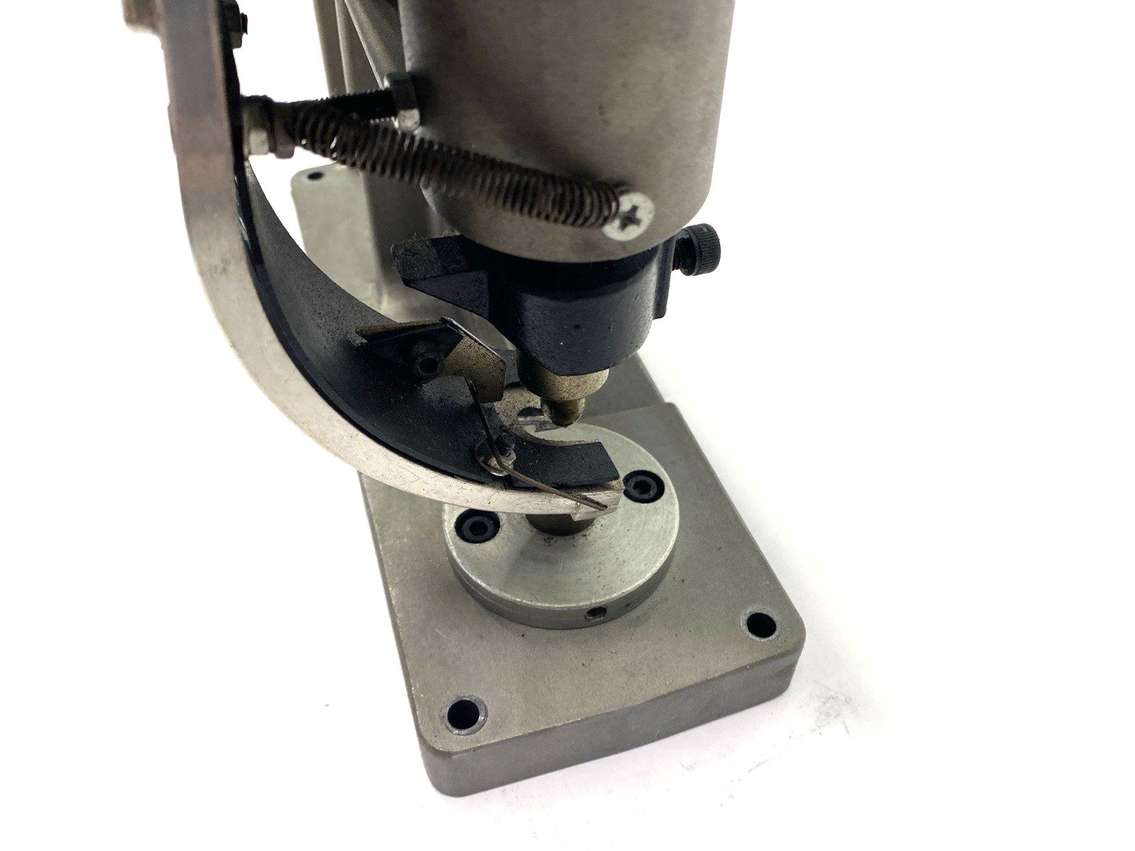 Bolton Tool GLIV0GYC Semi-Automatic Eyelet Machine 6mm MISSING HARDWARE - Maverick Industrial Sales