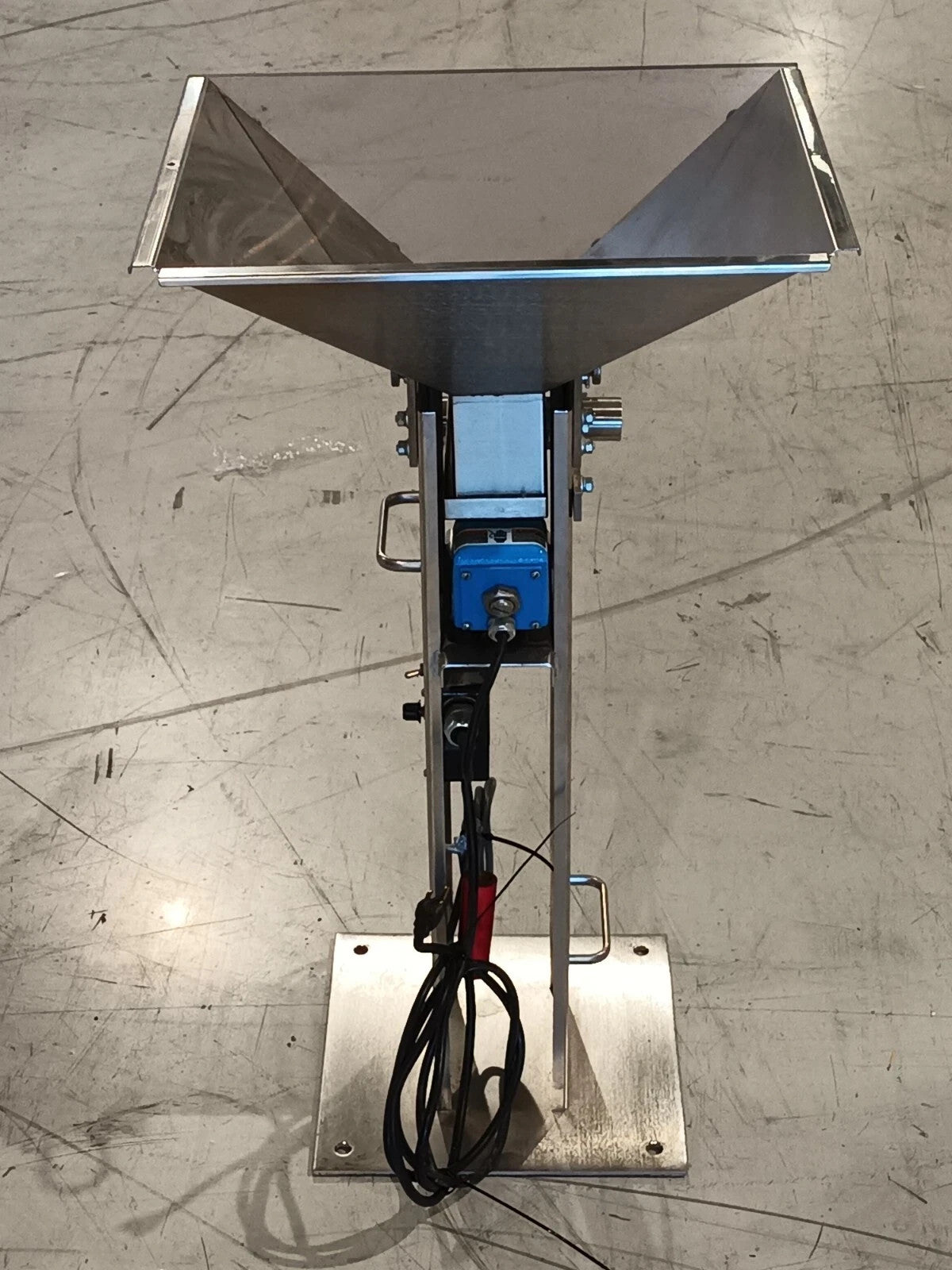 Kirby Lester KL502 Hopper, High-Capacity Vibratory Feeder - Maverick Industrial Sales
