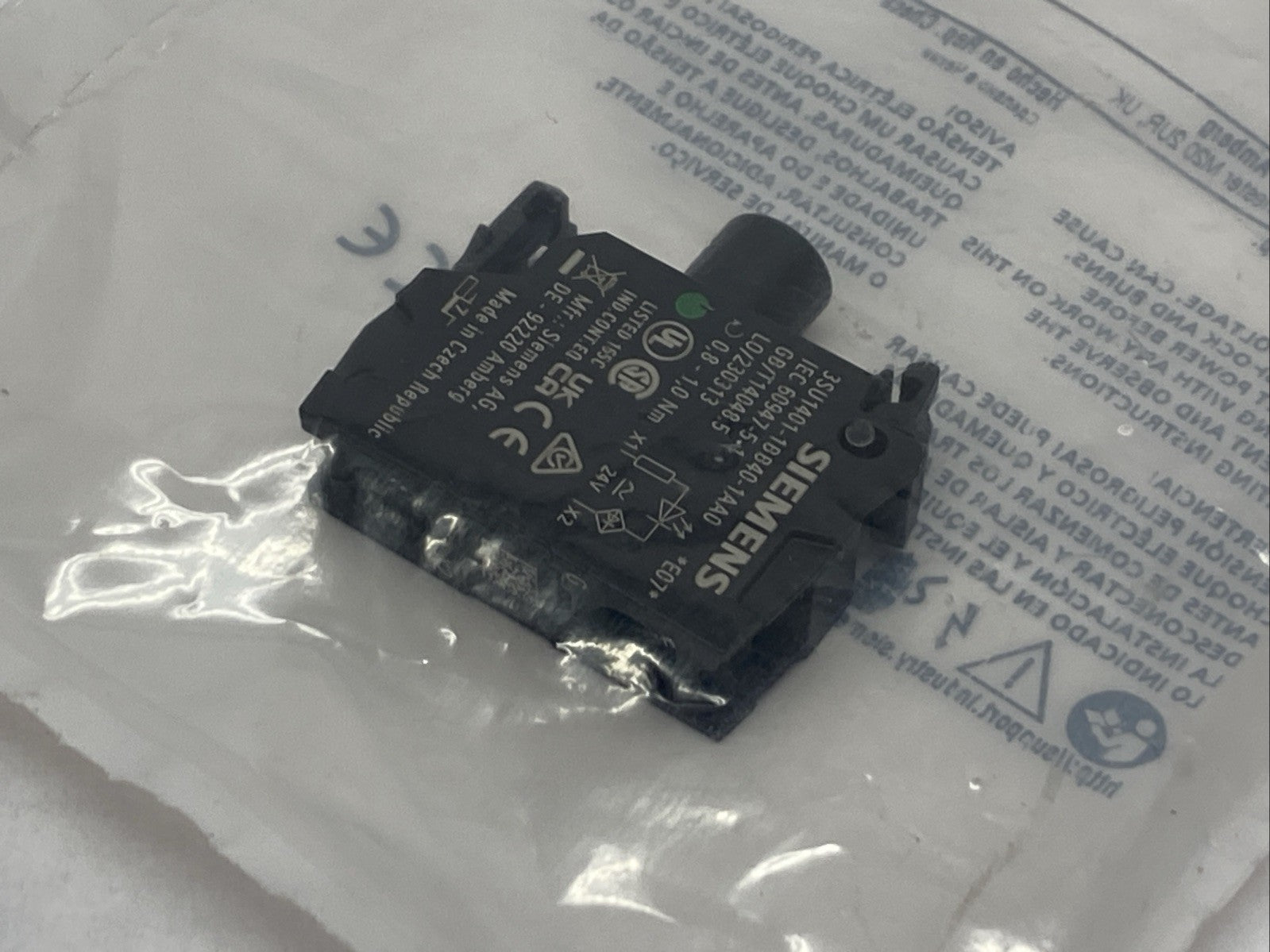 Siemens 3SU1401-1BB40-1AA0 LED Module With Integrated 24V - Maverick Industrial Sales