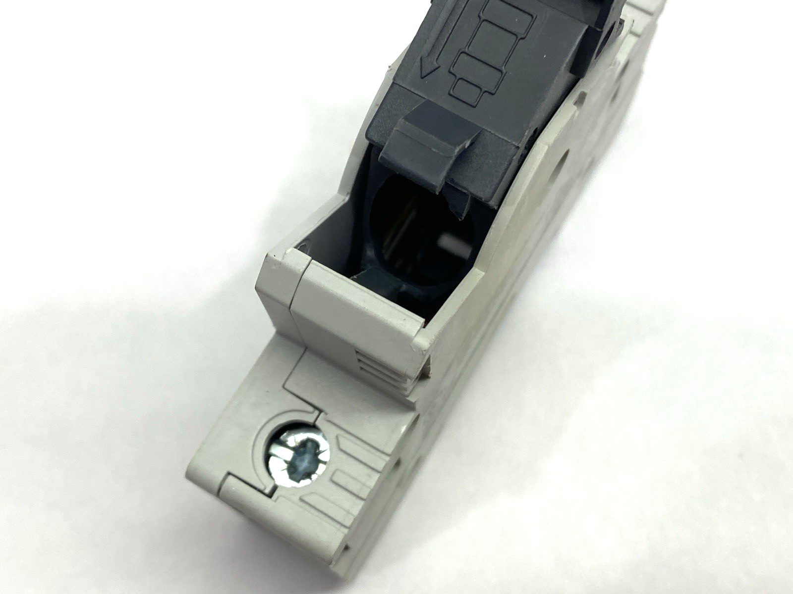 1492-FB1C30 | Allen Bradley Ser. B Fuse Holder 1 Pole 600V 30A LOT OF 2 - Used - Maverick Industrial Sales