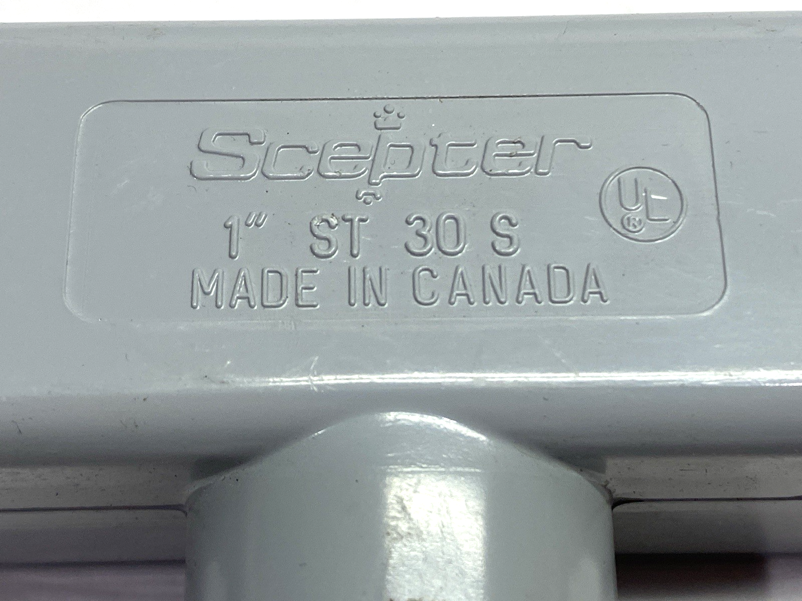 ST 30S | Scepter PVC Conduit Body Body T-Style Line Left Removable Cover 1" - New – Open box - Maverick Industrial Sales