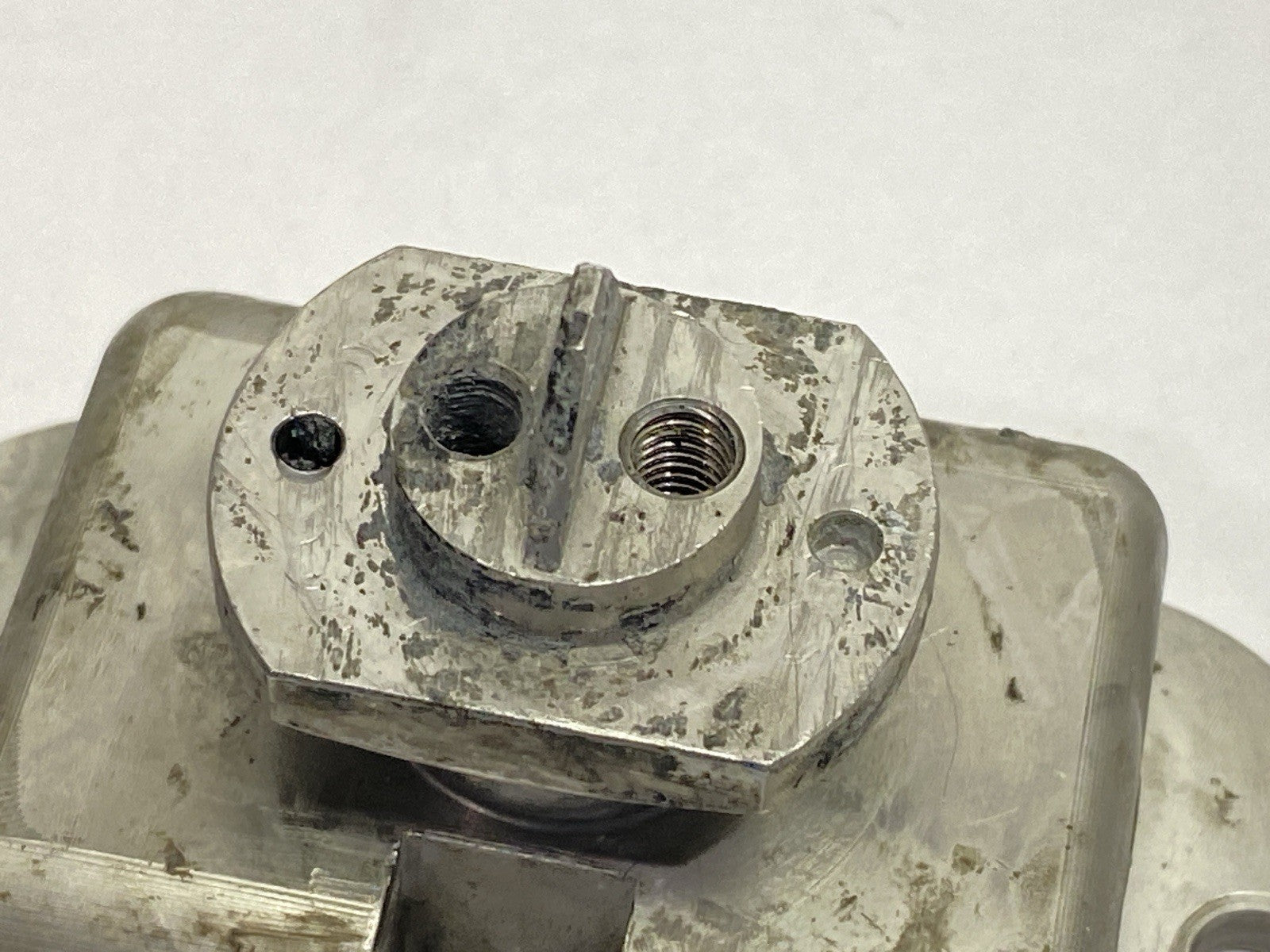 Graco F-10 Block Assembly 2-Channel LOT OF 2 - Maverick Industrial Sales