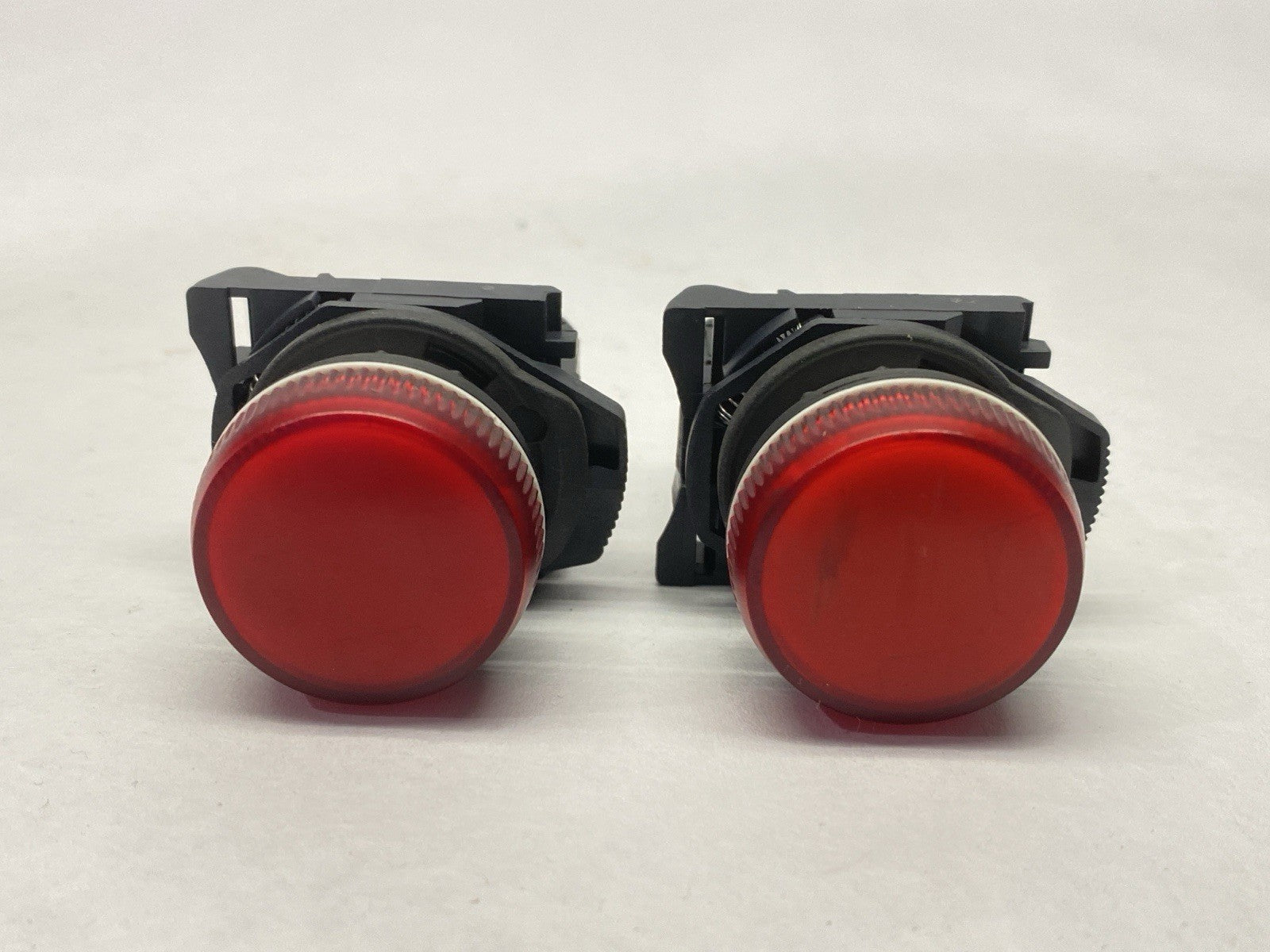 800FP-P4PN5R | Allen Bradley Pilot Indicator Light Red 25mA 120V LOT OF 2 - Used - Maverick Industrial Sales