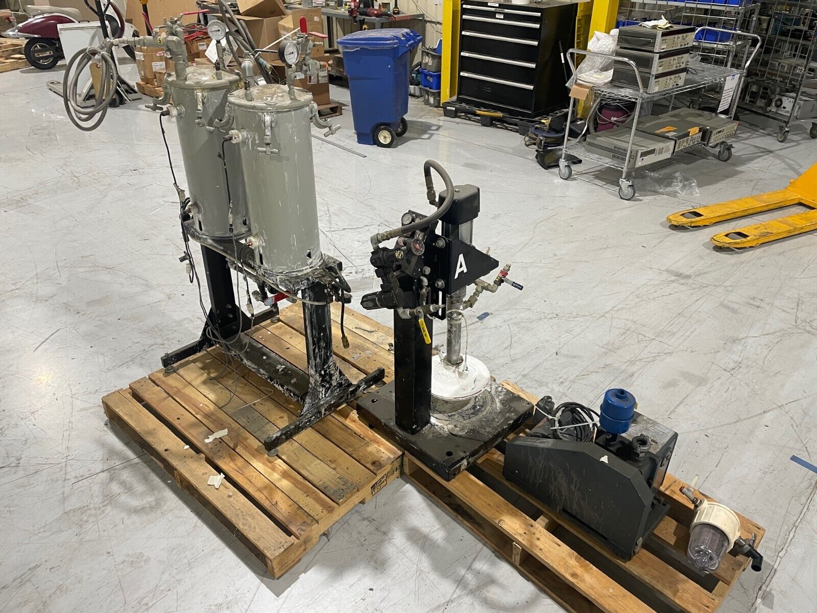 Liquid Control Tanks ARO 651605 Pump, Welch Duo-Seal Vacuum, Silicone Dispensing - Used - Maverick Industrial Sales