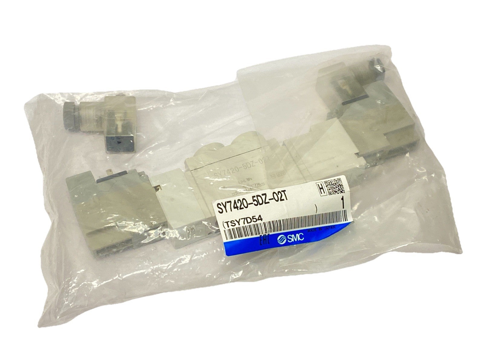 SY7420-5DZ-02T | SMC Pneumatic Solenoid Valve 3-Position 1/4" NPT - New - Maverick Industrial Sales