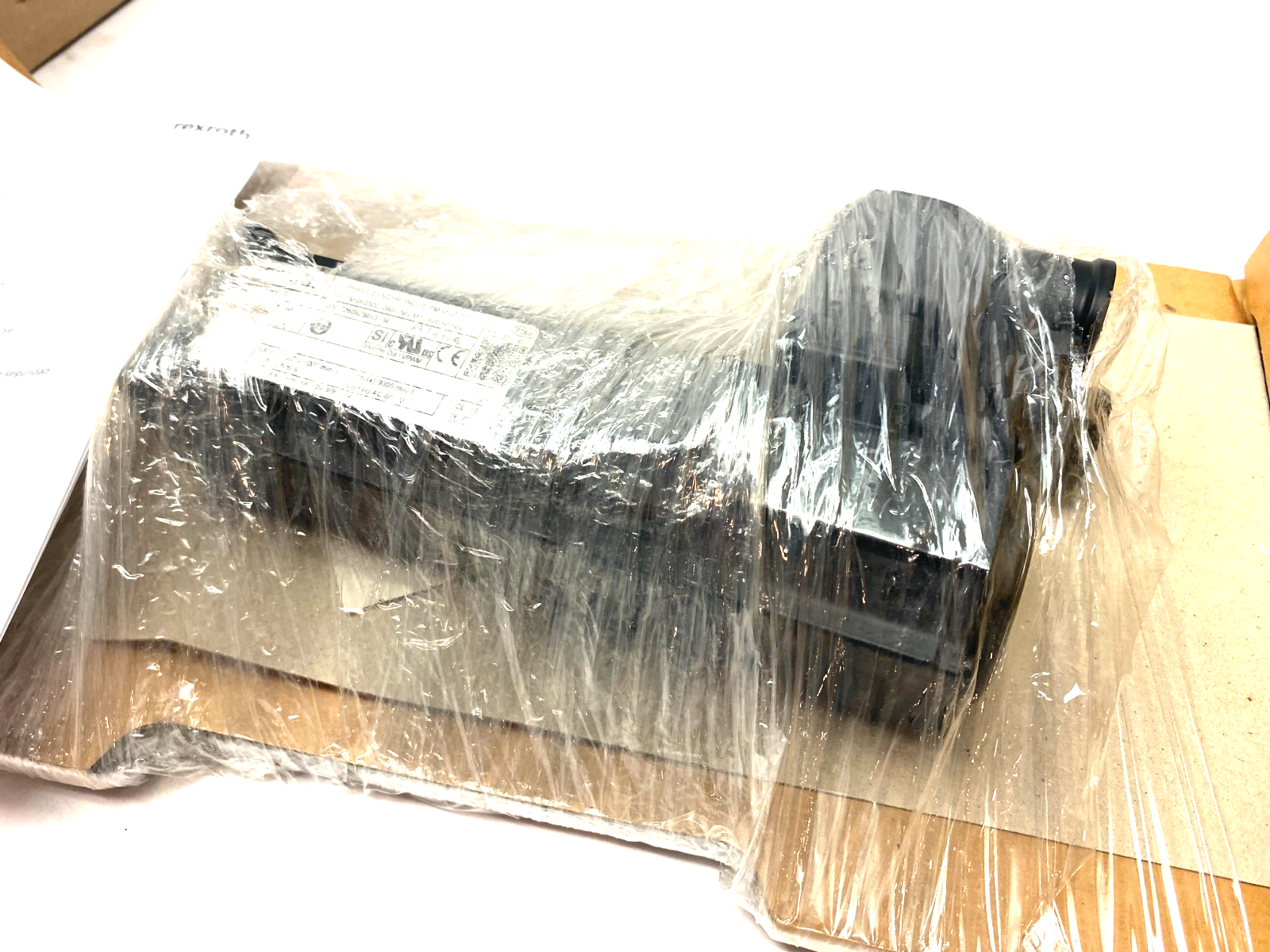Bosch Rexroth R911308683 Synchronous Servo Motor MSK030C-0900-NN-M1-UG0-NNNN - Maverick Industrial Sales