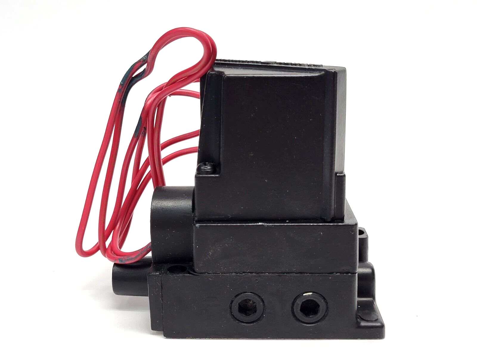Parker Hannifin GG202-25-M2A Solenoid Valve 4-Way 2-Position 1/4" NPT 4-Port - Maverick Industrial Sales