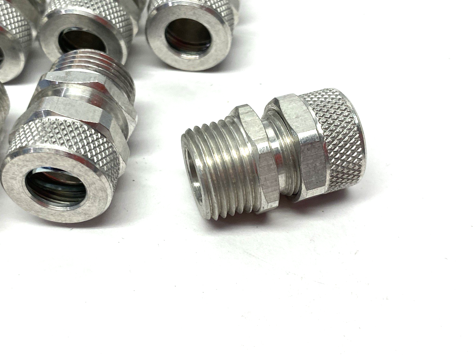 Remke RSR-1000-W Tuff-Seal Cord Grip Connector 1/2" NPT Aluminum BOX OF 25 - Maverick Industrial Sales