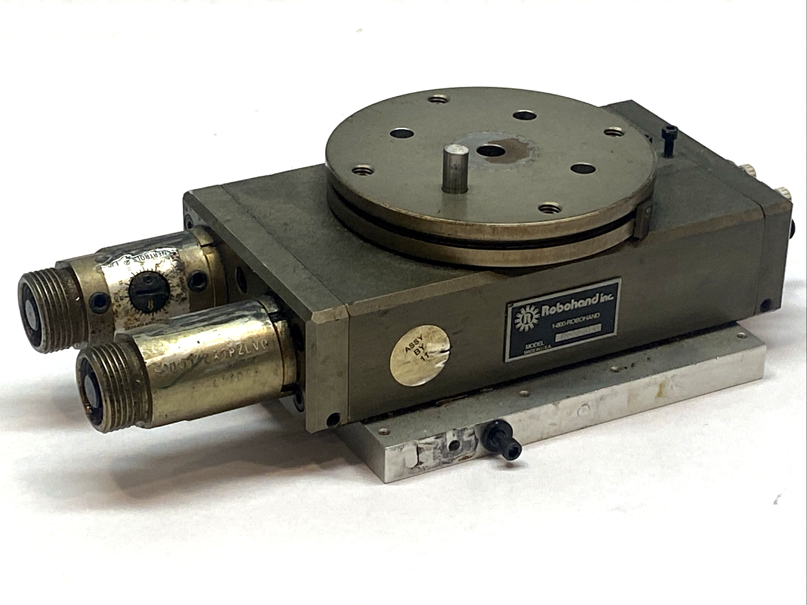 RR-56-90-A | Robohand Pneumatic Rotary Actuator 90° Flange Output - Used - Maverick Industrial Sales