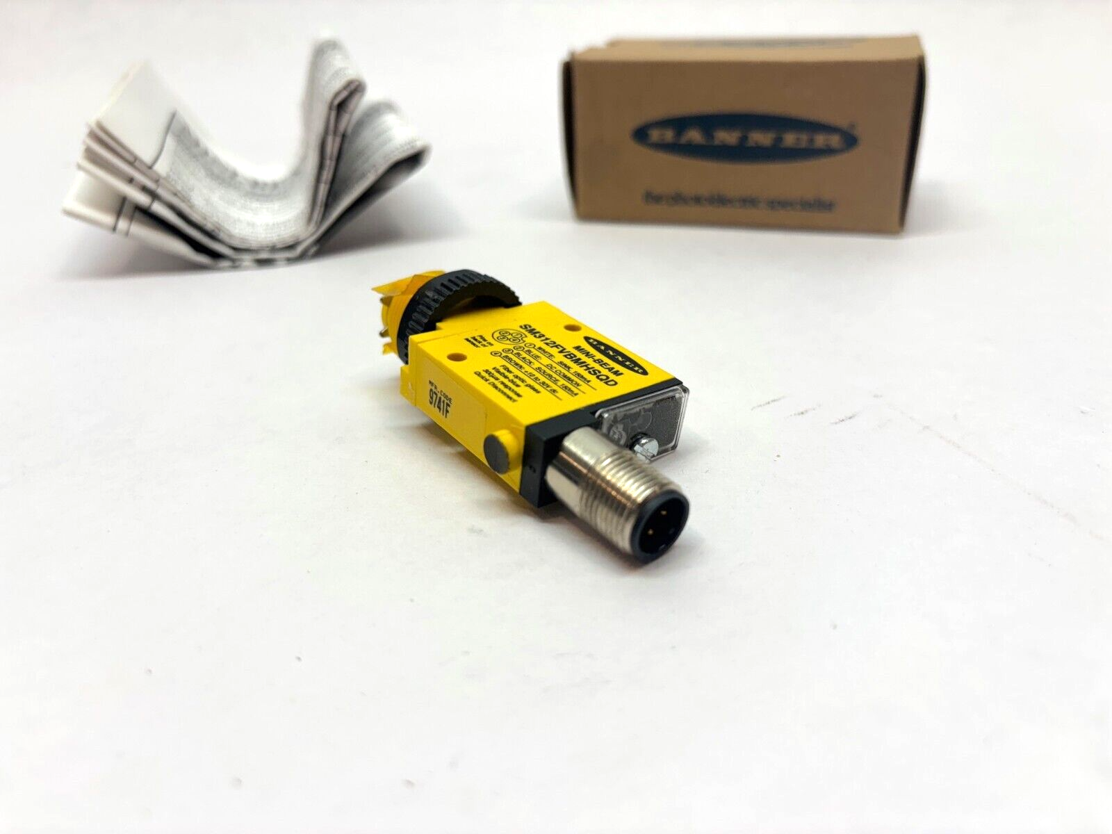 Banner SM312FVBMHSQD Mini-Beam Photoelectric Sensor, 47281 - Maverick Industrial Sales