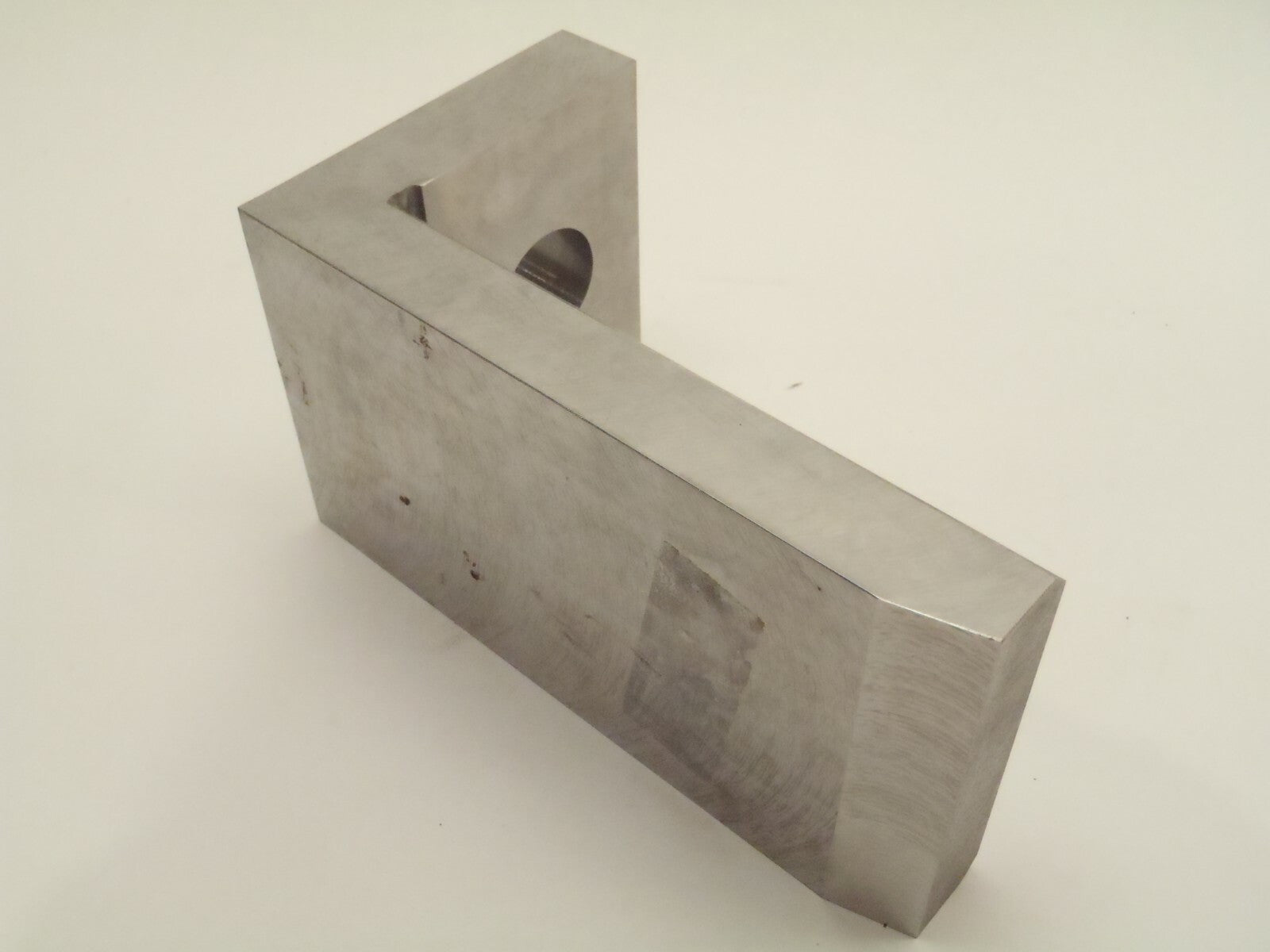 Industrial Ultimate HDPSK019S529 L-Bracket. 7-5/16" L X 3-15/16" W X 4" Inch H - New - Maverick Industrial Sales