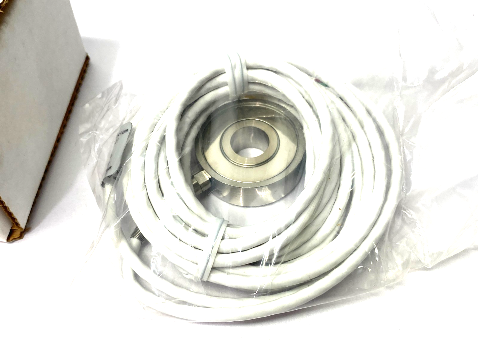 LTH350 FSH00346 | Futek Donut Load Cell 2000lb 17-4 PH S.S. - New – Open box - Maverick Industrial Sales