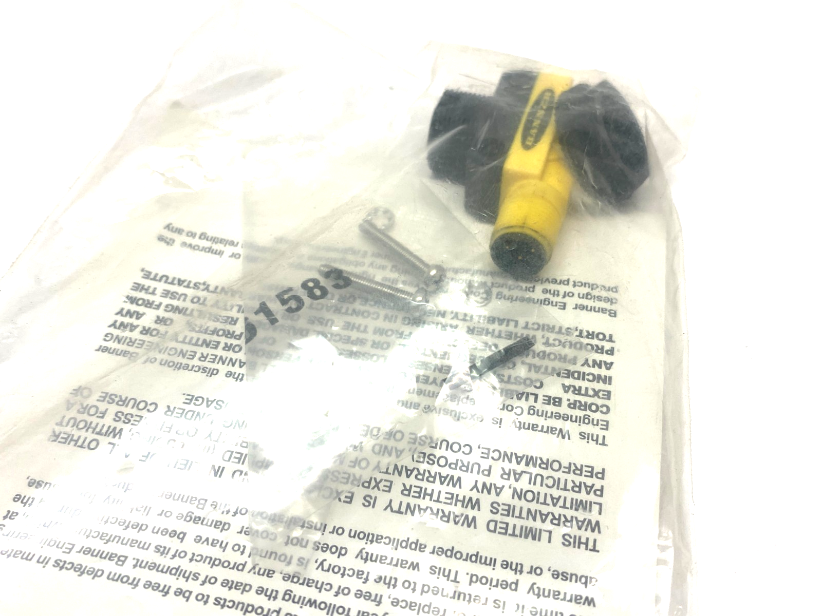 Banner QS18VP6FF100Q8 WORLD-BEAM Fixed Field Photoelectric Sensor 71882 - Maverick Industrial Sales