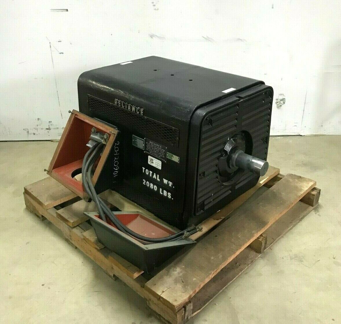 Reliance Industrial Electric Motor, 350 HP, 1776 RPM, 575V 318A 5005S Frame - Maverick Industrial Sales
