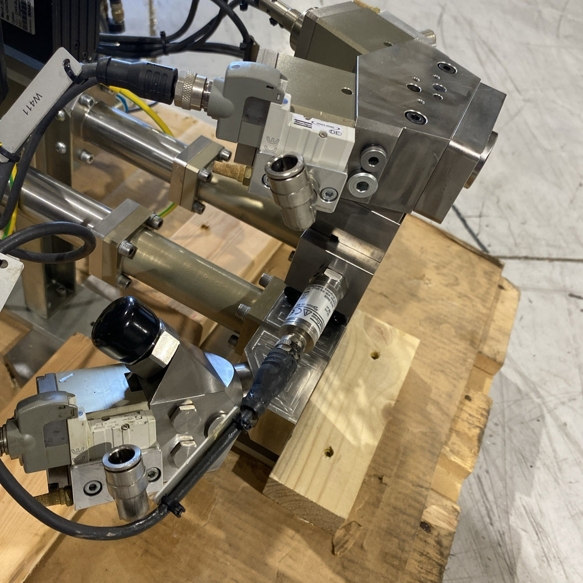 84890.000085 | Atlas Copco SCA ADKE-2K-6000 2K Adhesive Tandem Dispense Meter - For parts or not working - Maverick Industrial Sales
