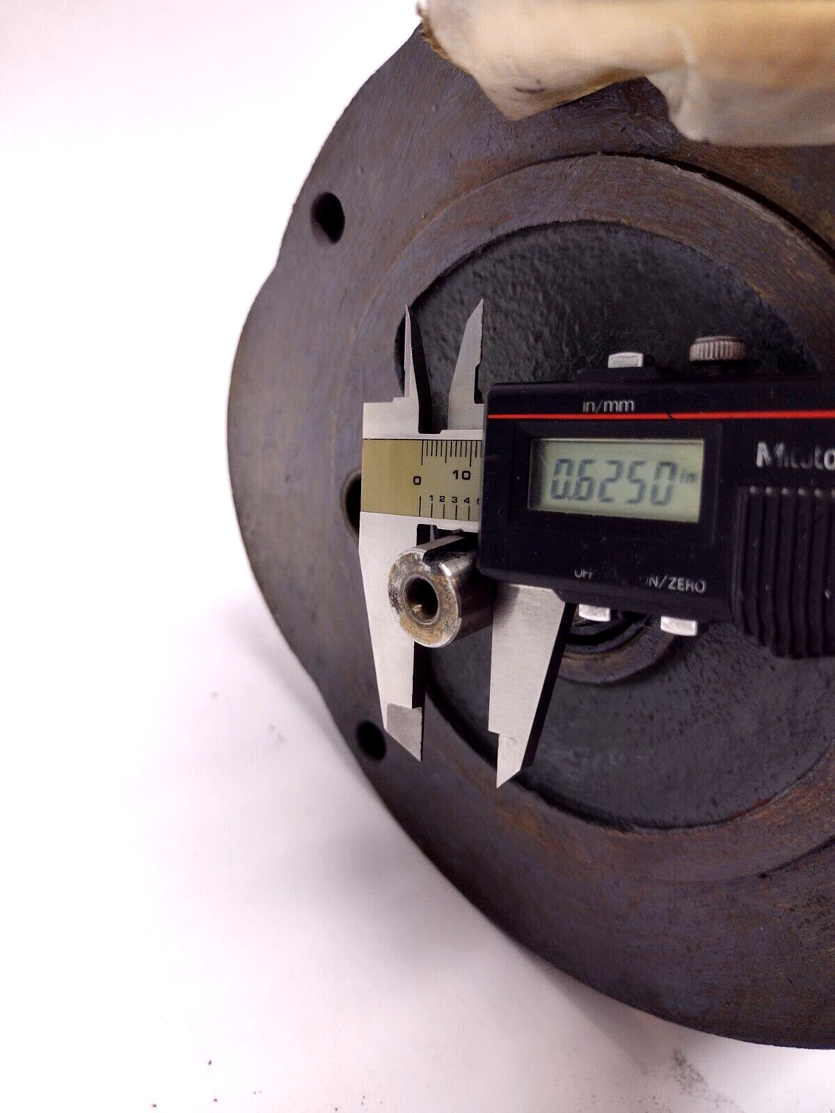 Limitorque 3SYZ00449-A3-NS 0.67HP 1700RPM 575V 3PH 242-D Motor - Maverick Industrial Sales