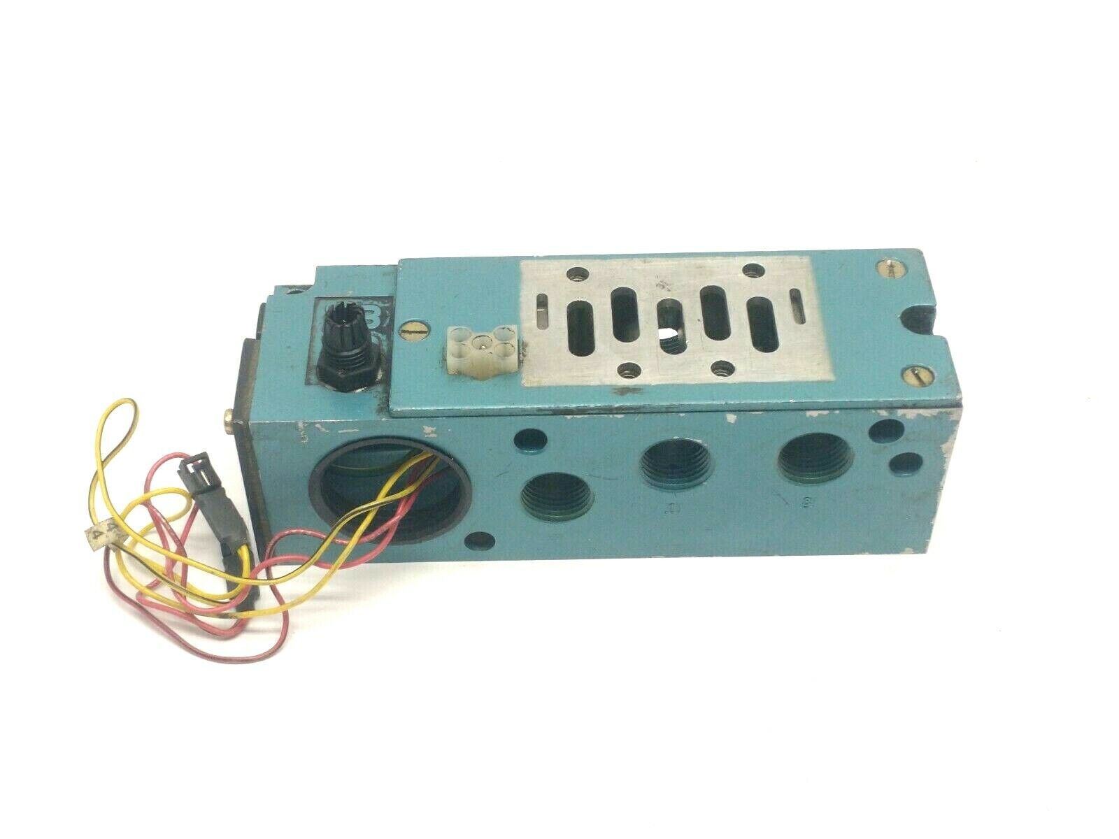 MAC Valves MM-P2A-231D-9 Mod 1605 Valve Manifold Base 1/2" NPTF - Maverick Industrial Sales
