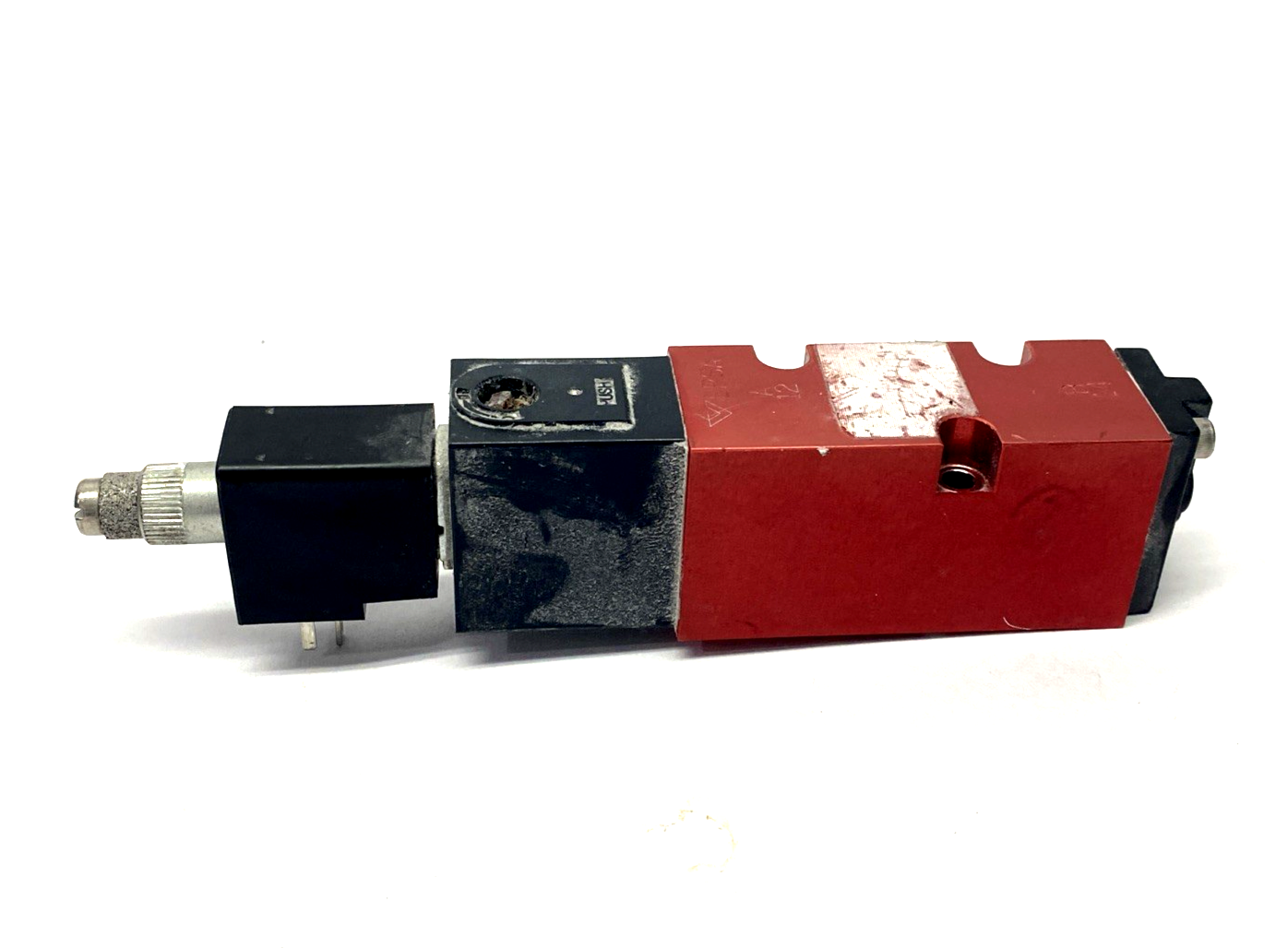 CSG-4332-043-H16-L14-P-A120 | Versa Solenoid Valve, 4-Way - Used - Maverick Industrial Sales