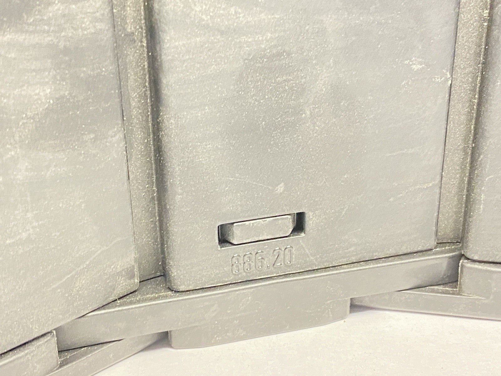 Igus 40.02.200 40 Series Cable Carrier 10 Links 9" x 39" Length - Used - Maverick Industrial Sales