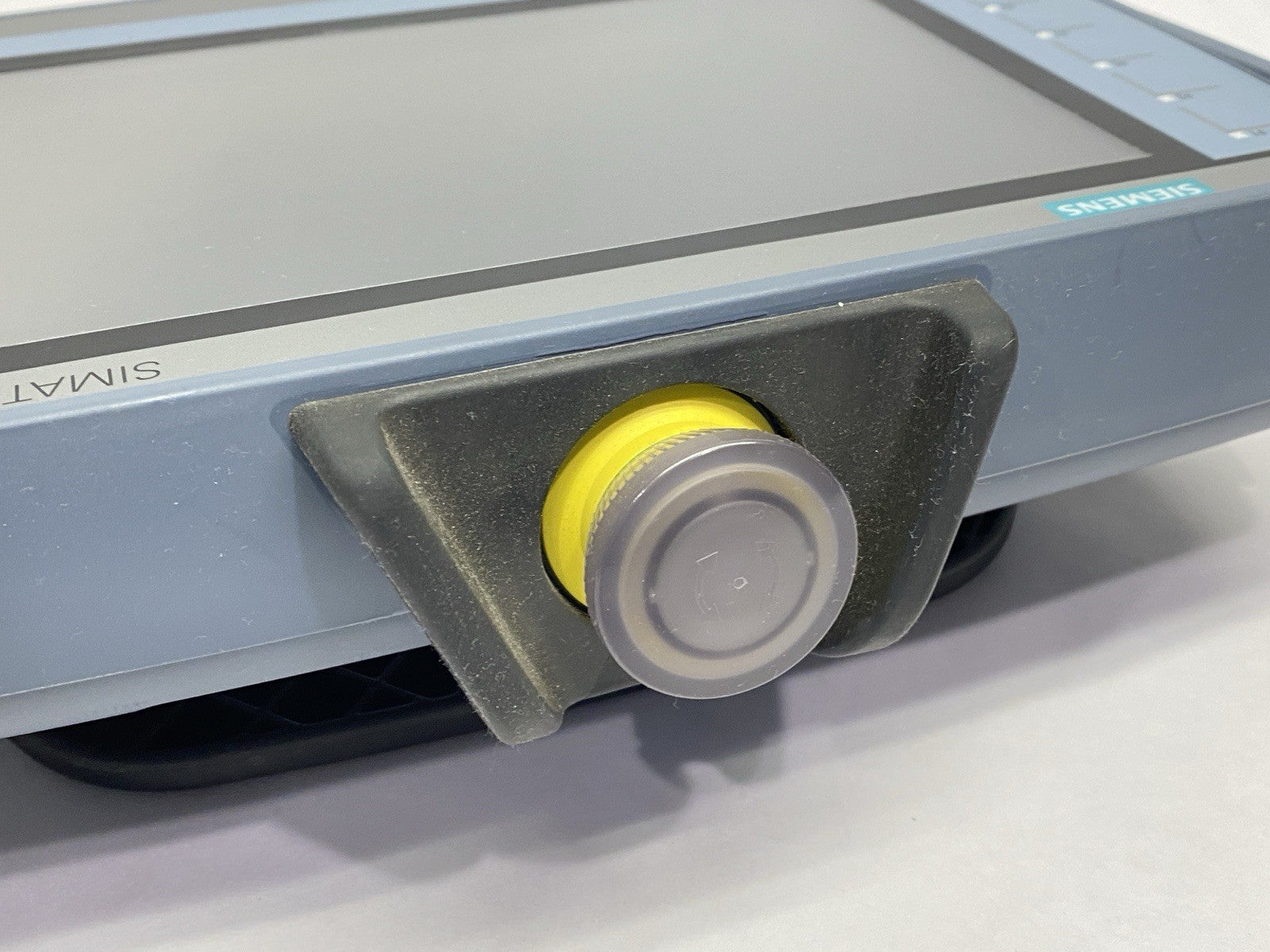 Siemens 6AV2125-2JB23-0AX0 Operator Panel KTP900F Mobile - Maverick Industrial Sales