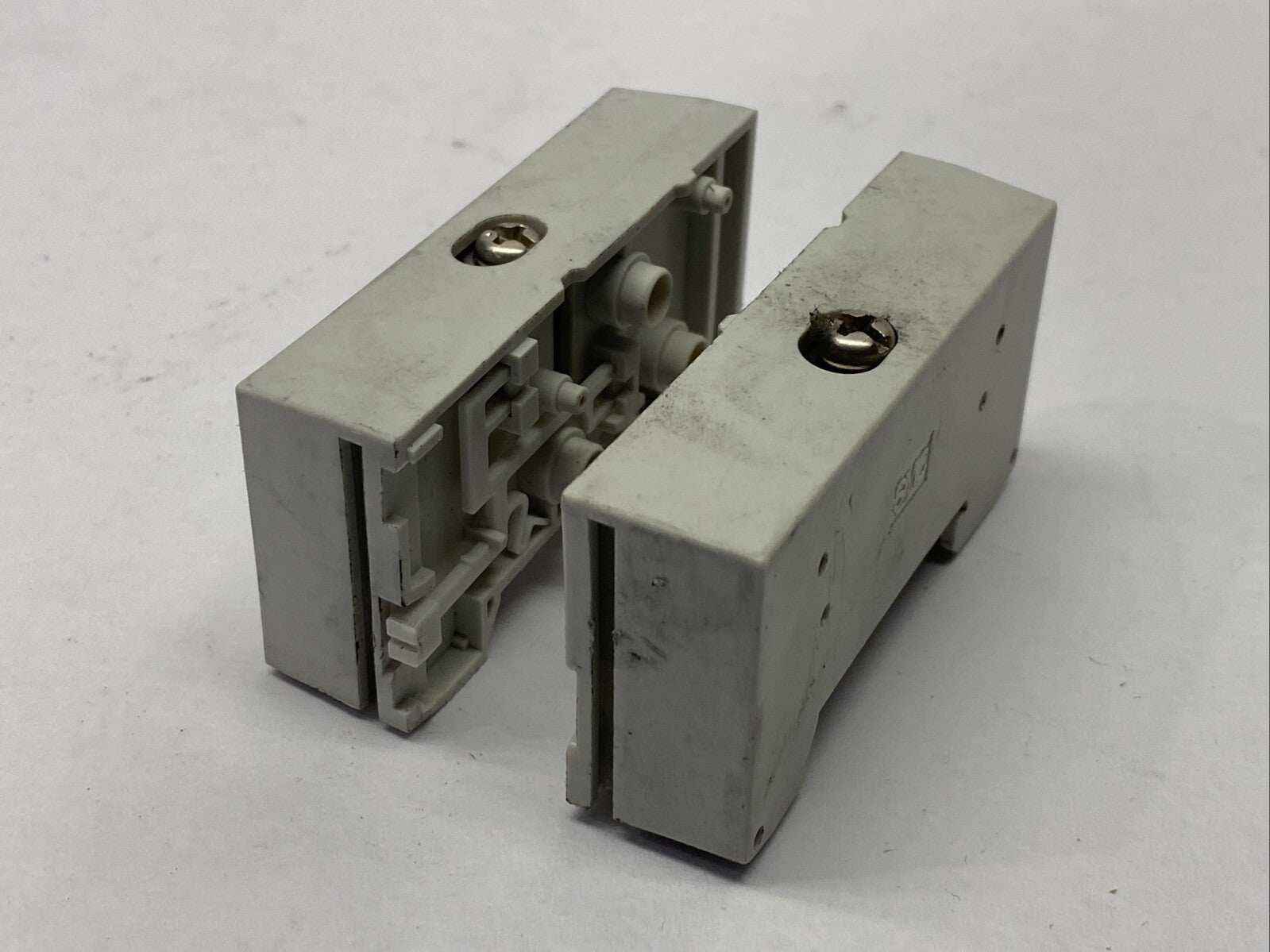 SMC SX3000-52-1A Cassette Manifold End Block Assembly LOT OF 2 - Maverick Industrial Sales