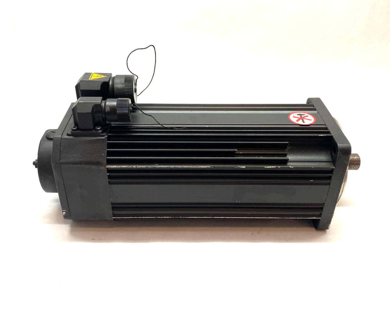 Bosch 1070916538 Brushless Servo Motor SE-C4.170.030-14.150 - Maverick Industrial Sales