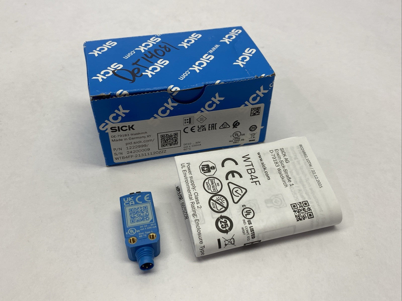 Sick WTB4FP-21311120ZZZ Photoelectric Sensor 10-30VDC 1222999 - Maverick Industrial Sales