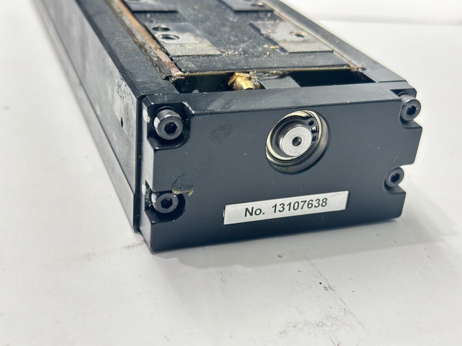 Yaskawa Electric SGMJV-04A3A61 Servo Motor w/ Linear Actuator 700mm Travel - Maverick Industrial Sales