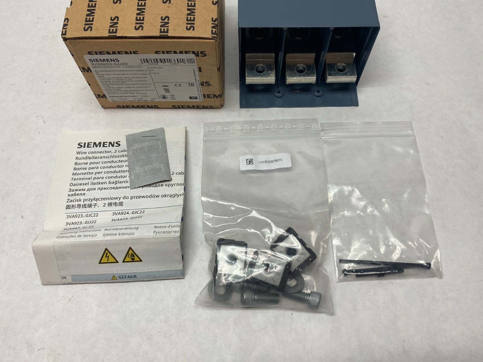 Siemens 3VA9233-0JJ22 Low-Voltage Circuit Breaker Wire Terminal Lug Kit - Maverick Industrial Sales