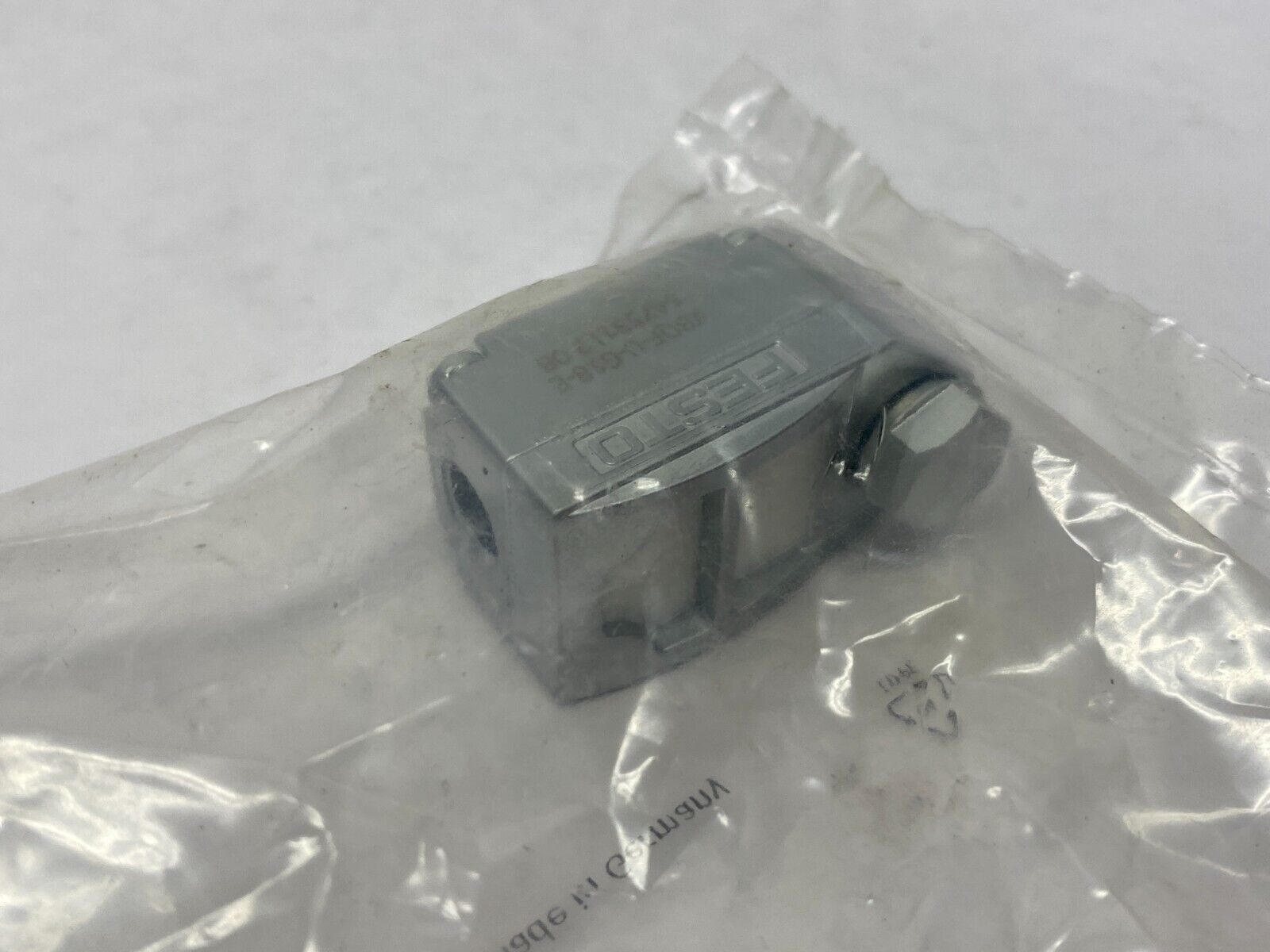Festo VBQF-U-G18-E Quick-Exhaust Valve L208 RSV-52, 547531 - Maverick Industrial Sales