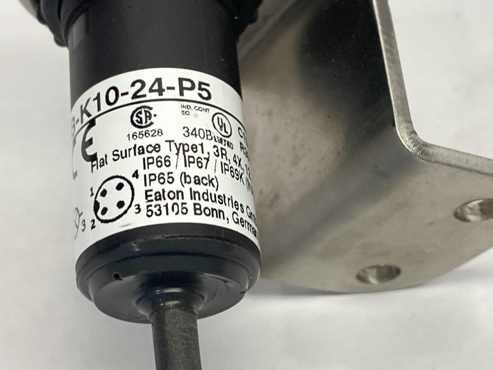 C22-DL-B-K10-24-P5 | Eaton Compact 22.5mm Pushbutton Blue Male M12 4-Pin - Used - Maverick Industrial Sales