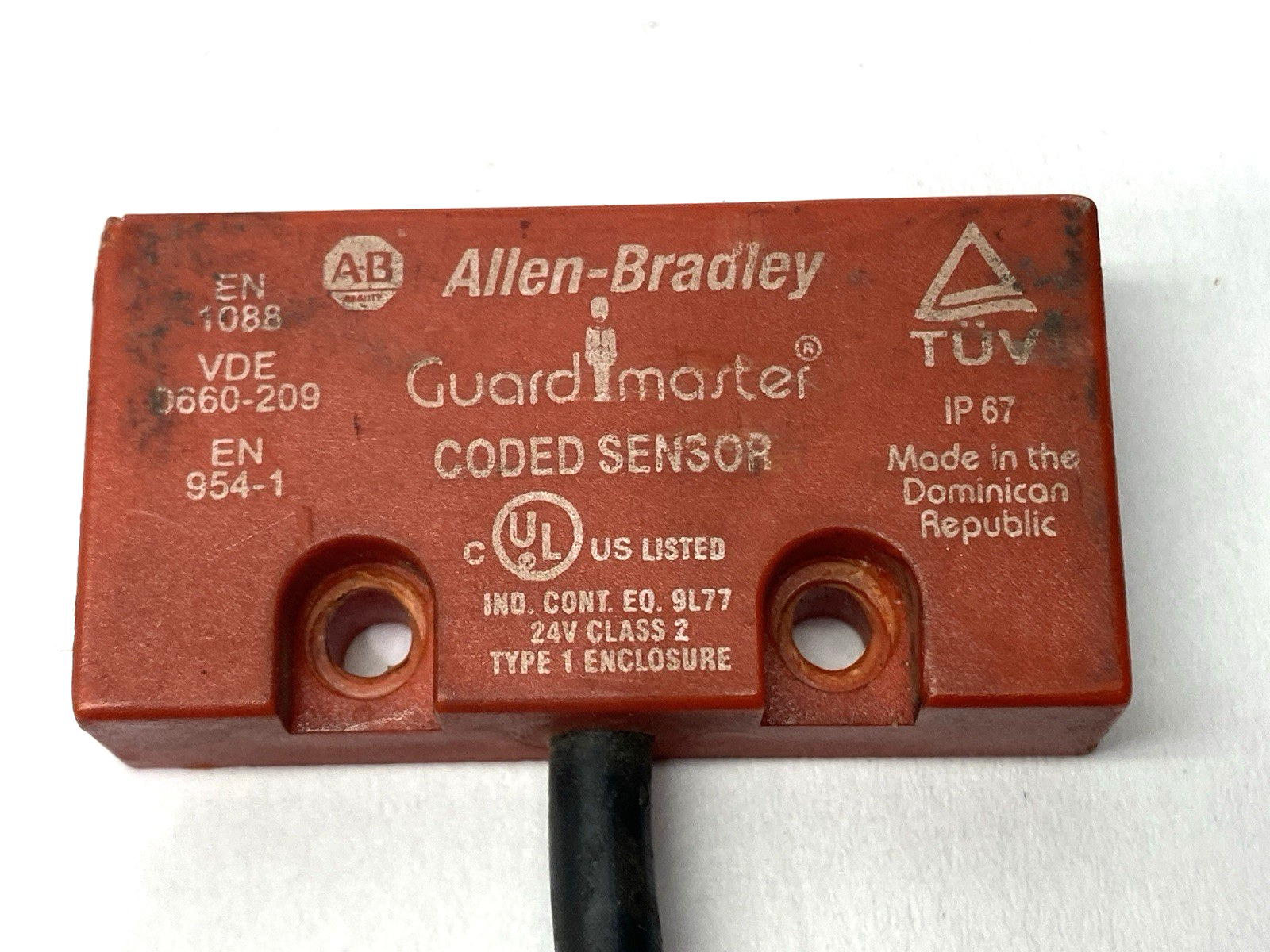 440N-Z2NRS1C | Allen Bradley Ser. A Guardmaster Non Contact Sensor NO ACTUATOR - Used - Maverick Industrial Sales