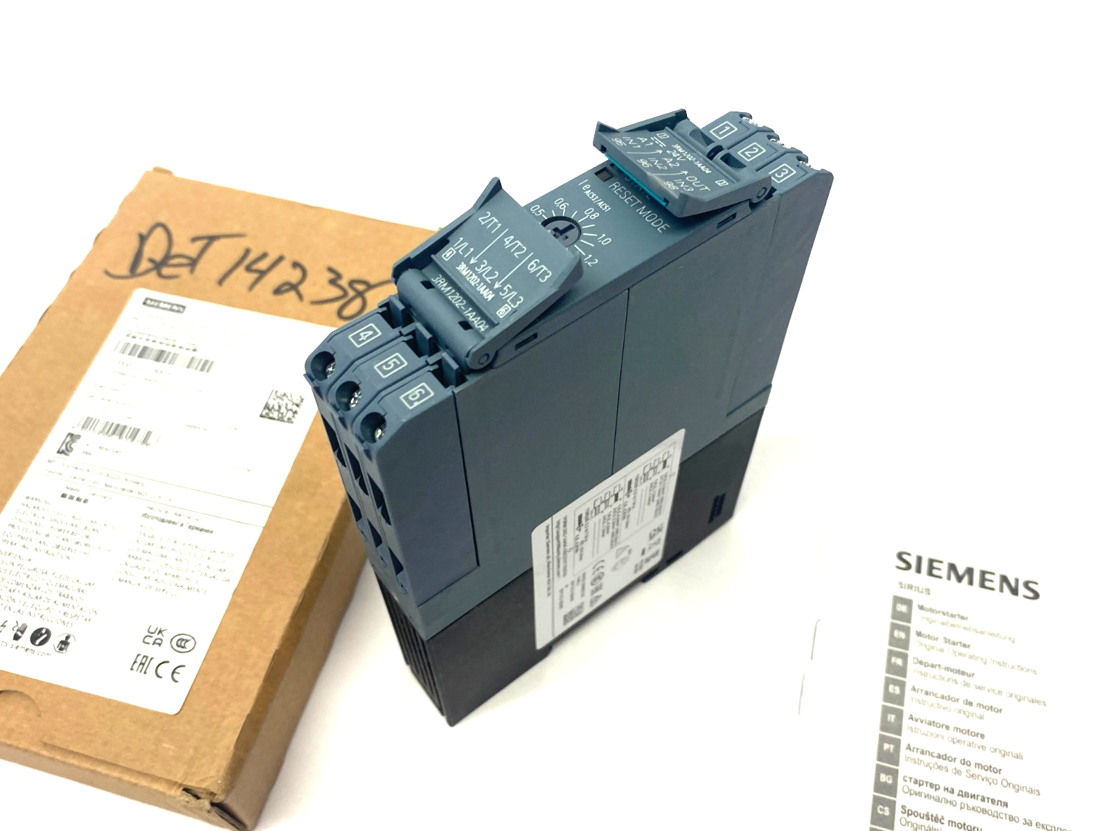 Siemens 3RM1202-1AA04 SIRIUS Reversing Starter Screw-Type 24VDC - Maverick Industrial Sales