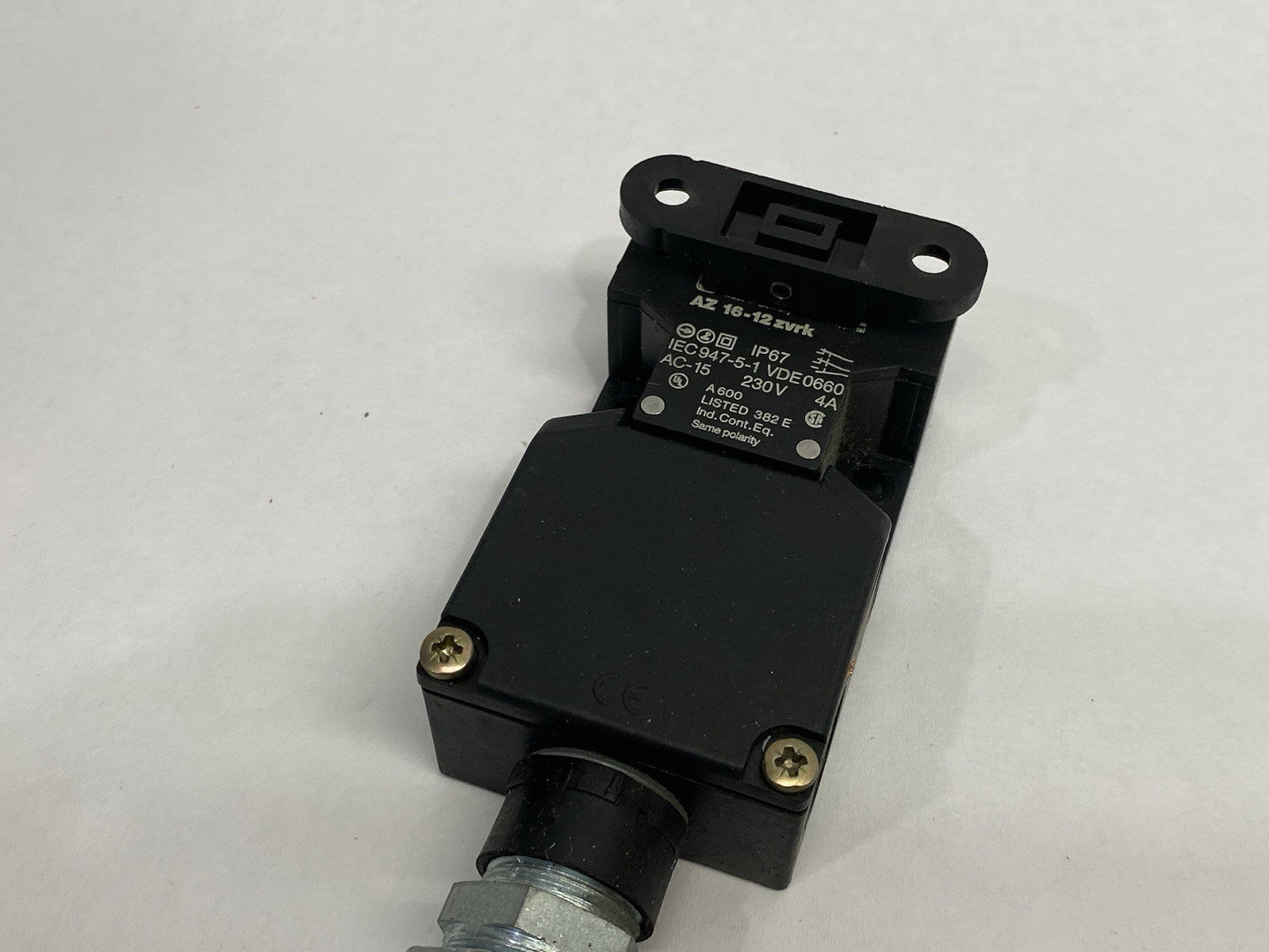 AZ 16-12zvrk-M20 | Schmersal Safety Interlock Switch & Key 161157373 - Used - Maverick Industrial Sales