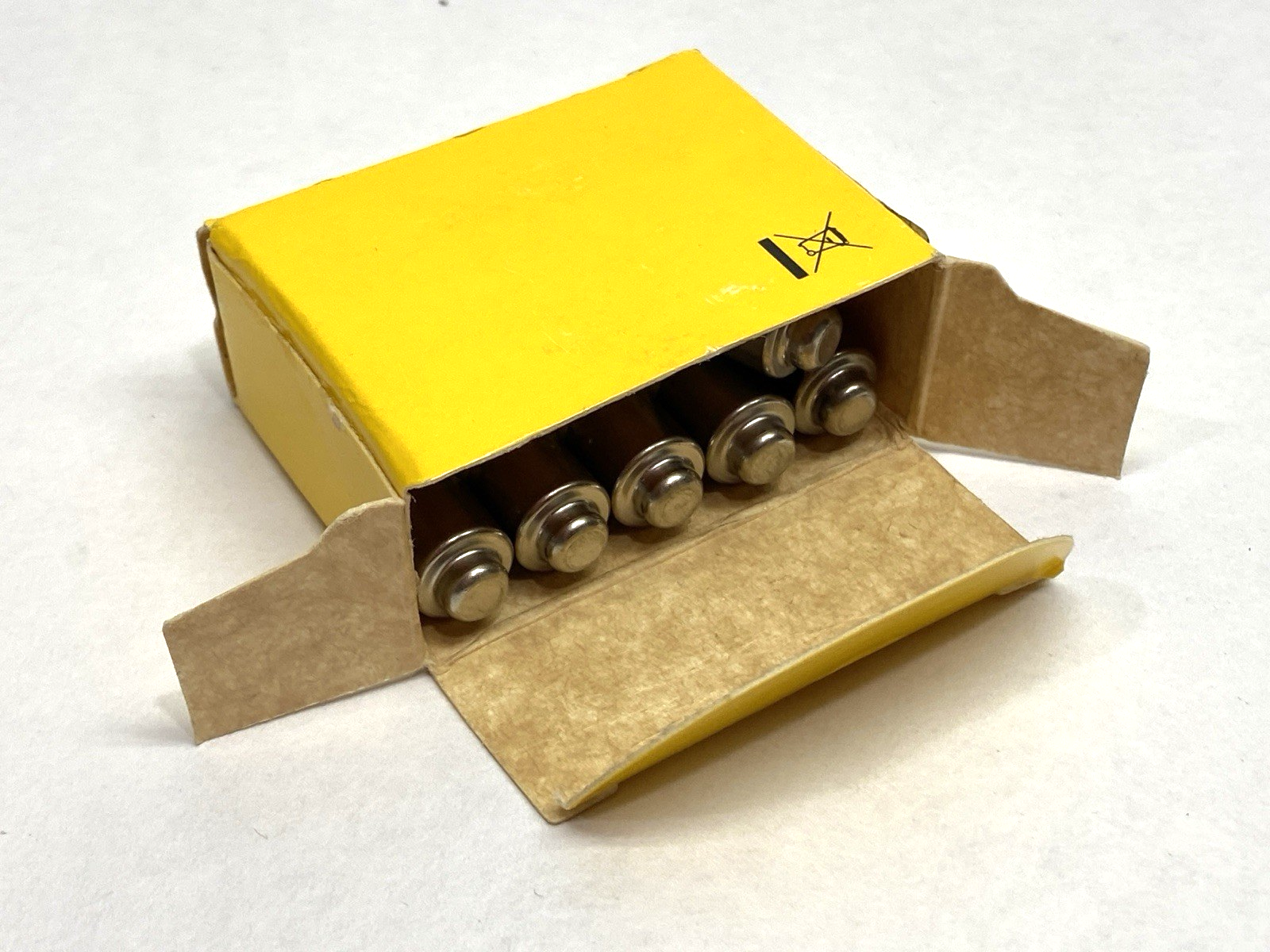 LP-CC-8 | Eaton Bussmann Time Delay Dual Element Fuse 600VAC 150VDC 8A BOX OF 6 - New – Open box - Maverick Industrial Sales