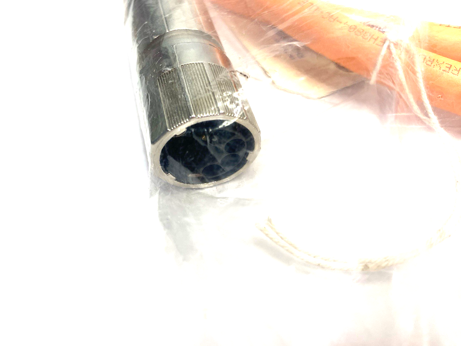 R911398724 | Bosch Rexroth Hybrid Servo Motor Cable 2m Length RH2-030DBB-NN-002,0 - New - Maverick Industrial Sales