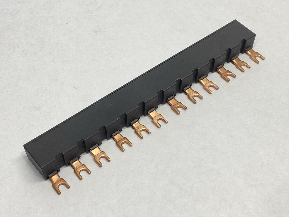 Siemens 3RV1915-1CB Busbar 3-Phase 600VAC 65A - Maverick Industrial Sales