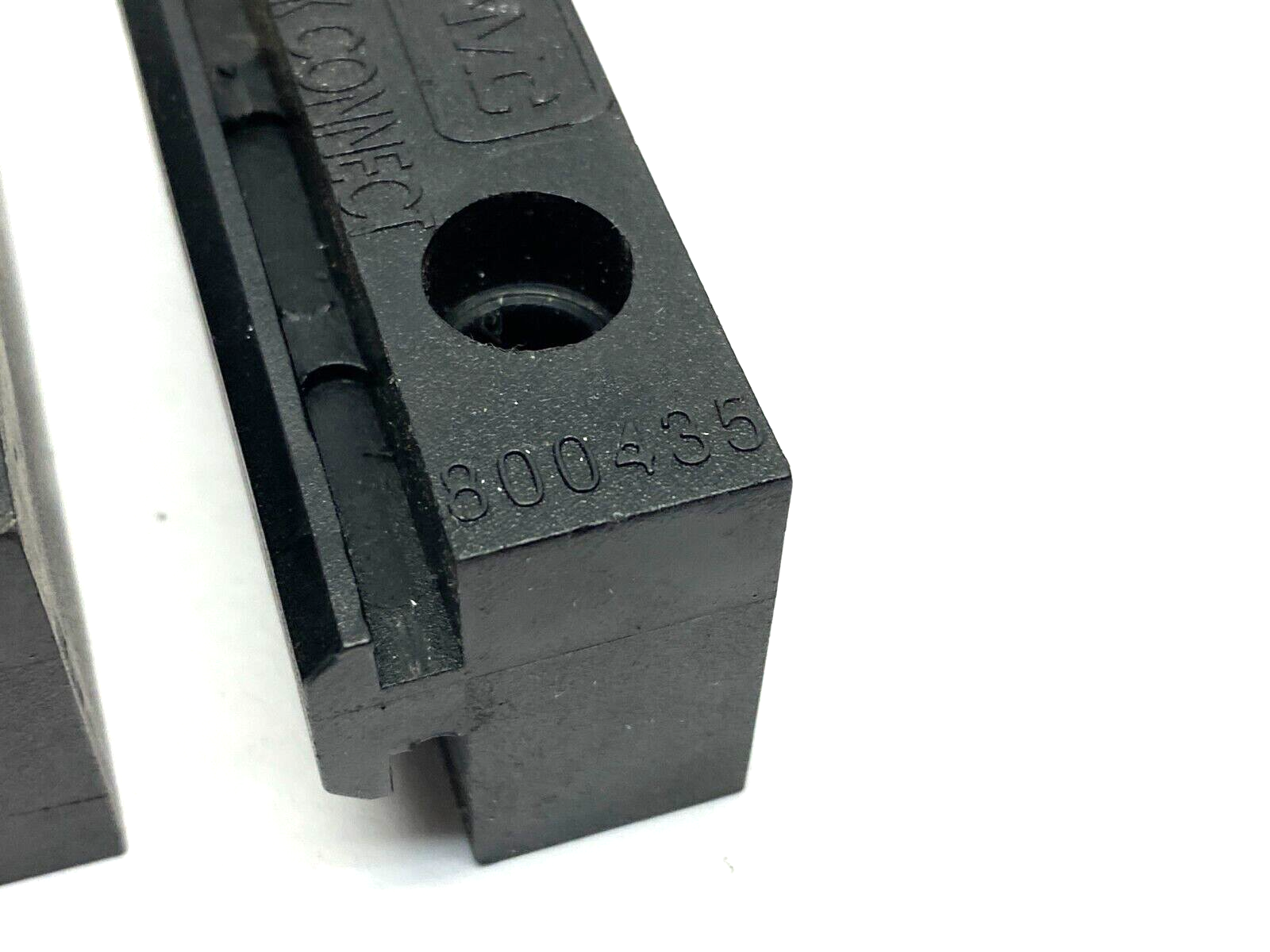 AMC 800435 Quik Connect Aluminum Extrusion Directional Slide Bracket LOT OF 2 - Maverick Industrial Sales