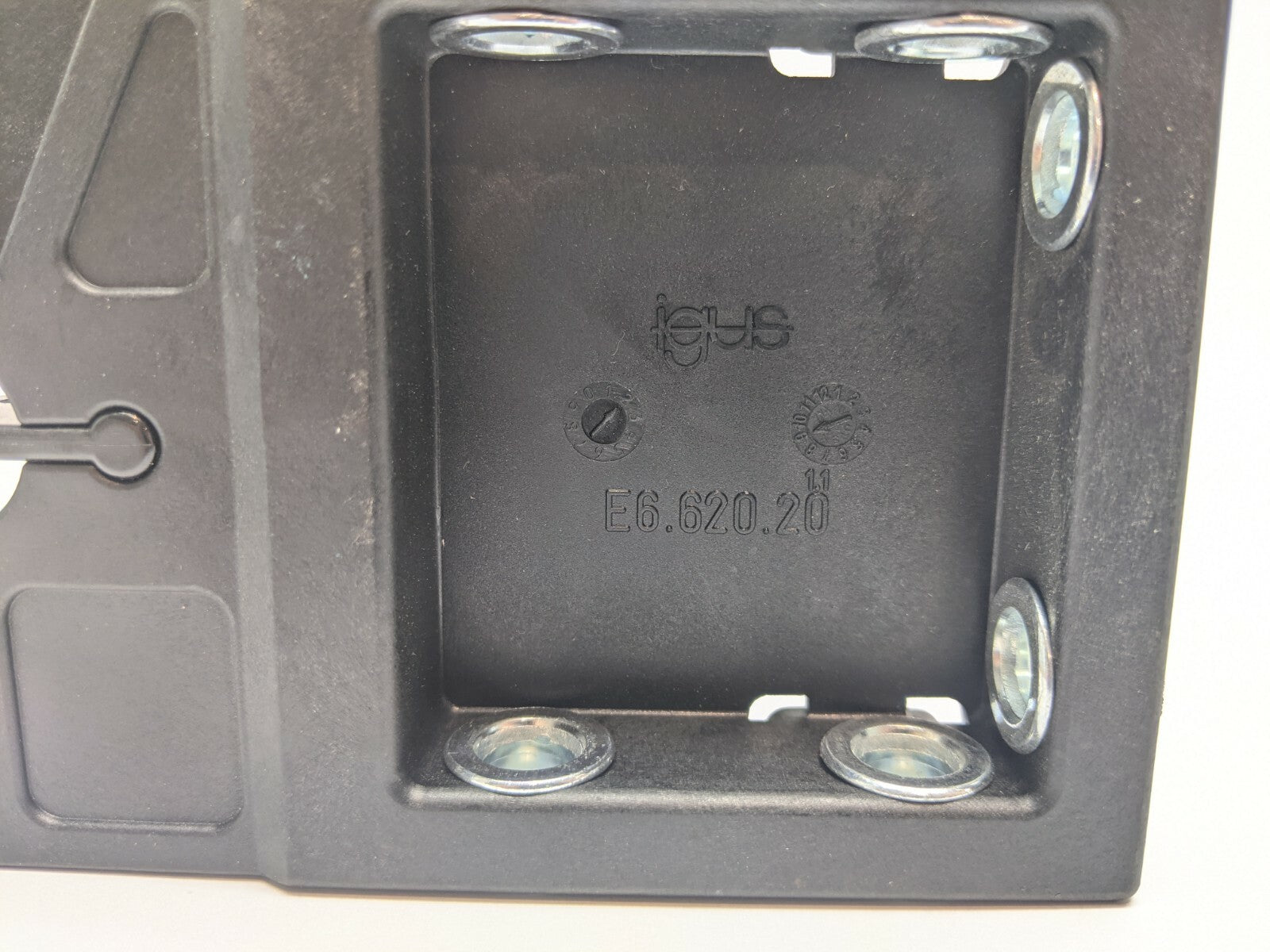 igus E6.62 KMA Mounting Bracket Set E6.620.10 11 20 21 - Maverick Industrial Sales
