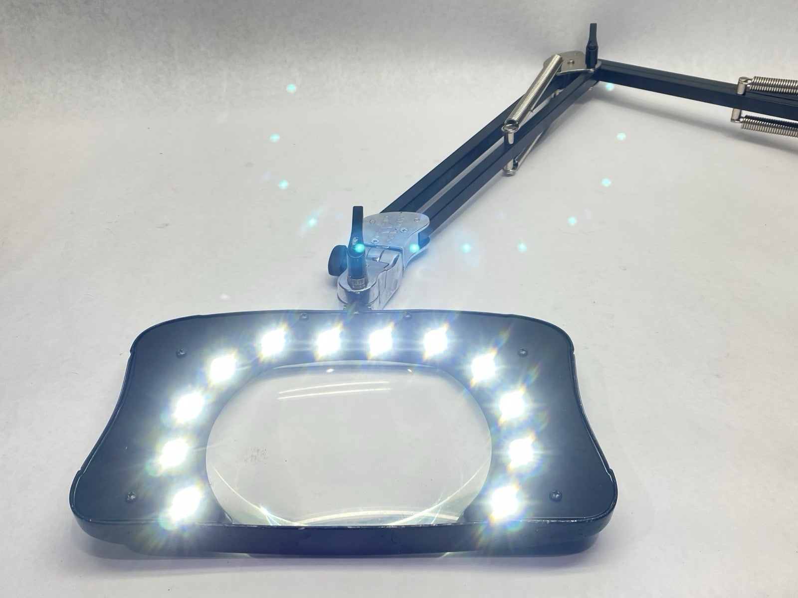 82400-4-B | O.C. White Green-Lite 7" x 5.25" Rectangle ESD Safe Magnifying Lamp - Used - Maverick Industrial Sales