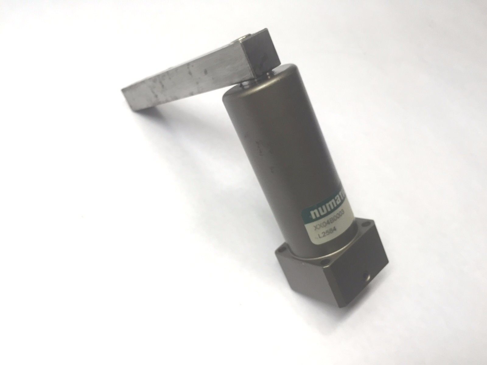 Numatics XX04B0003 Swing Clamp R Swing CW L2584 - Maverick Industrial Sales