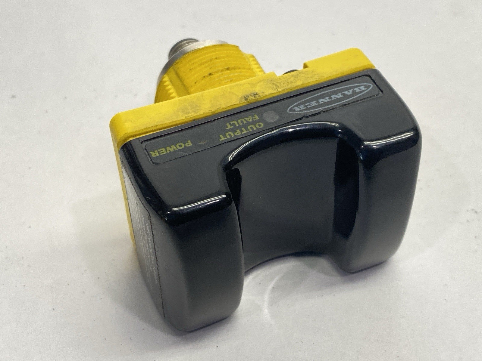 Banner STBVP6Q5 Self-Checking Touch Button w/Yellow F.C. 64181 MISSING HARDWARE - Maverick Industrial Sales