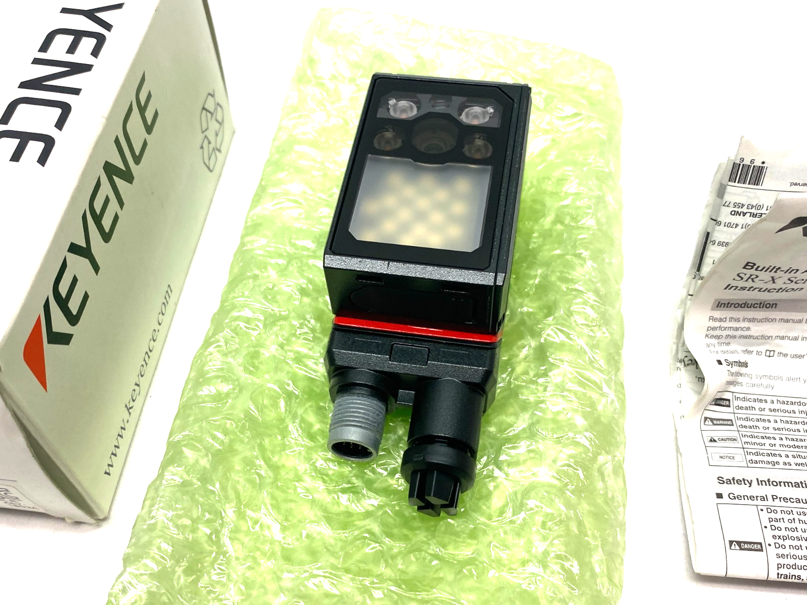 Keyence SR-X300W AI-Powered Code Reader, Wide-Field Type, 2.3megapixels - Maverick Industrial Sales