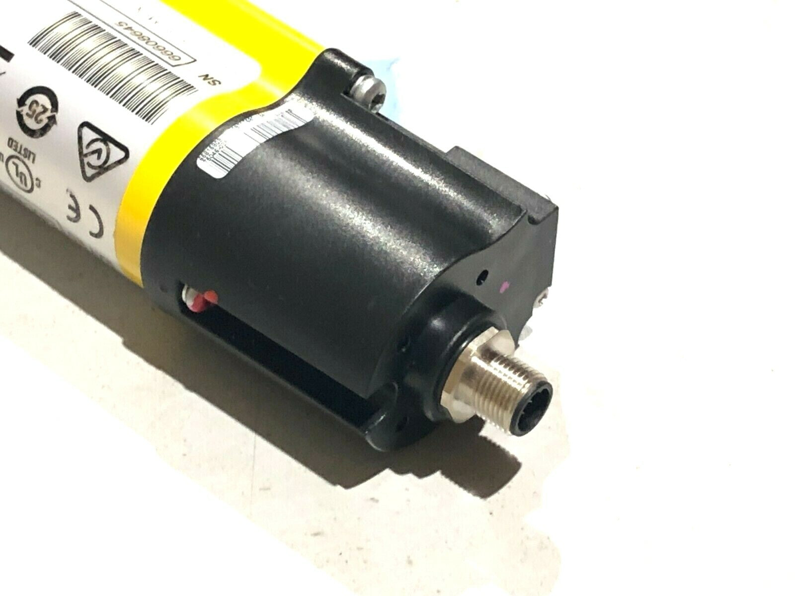 Allen Bradley 440L-R4J1760YD Ser. A Guardshield Light Curtain Receiver - Maverick Industrial Sales