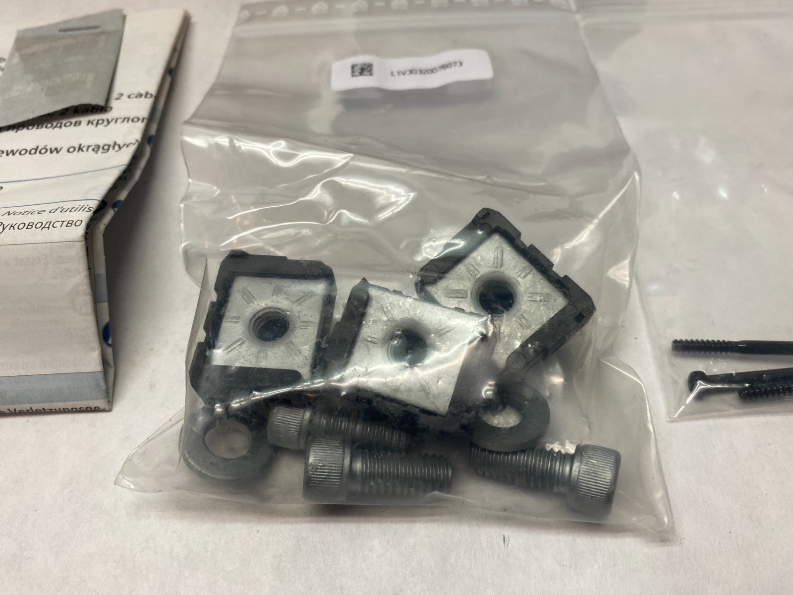 Siemens 3VA9233-0JJ22 Low-Voltage Circuit Breaker Wire Terminal Lug Kit - Maverick Industrial Sales