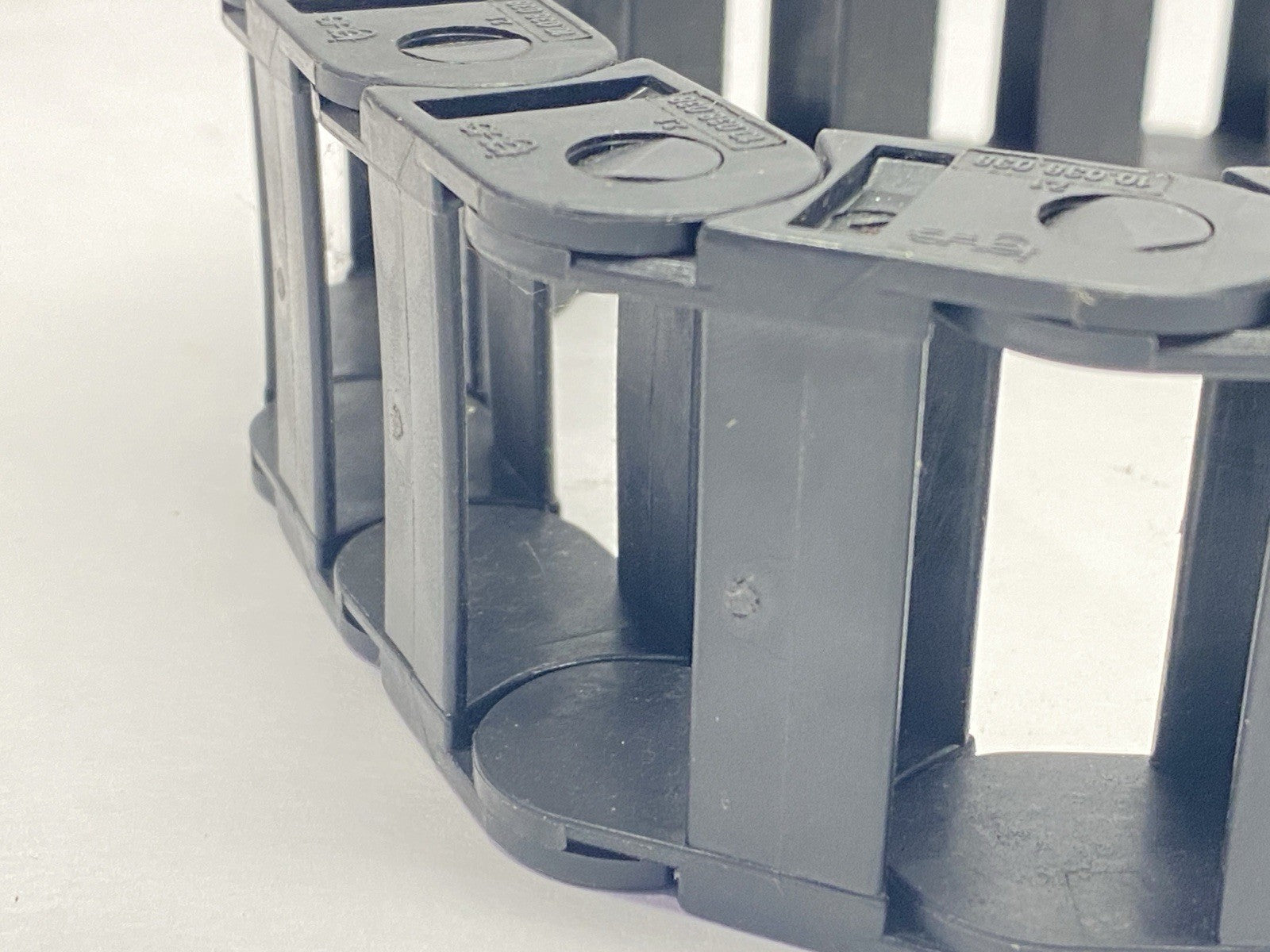 10.038.038 | Igus E2 Series Energy Chain 22 Links 2.2ft Length - New Other - Maverick Industrial Sales