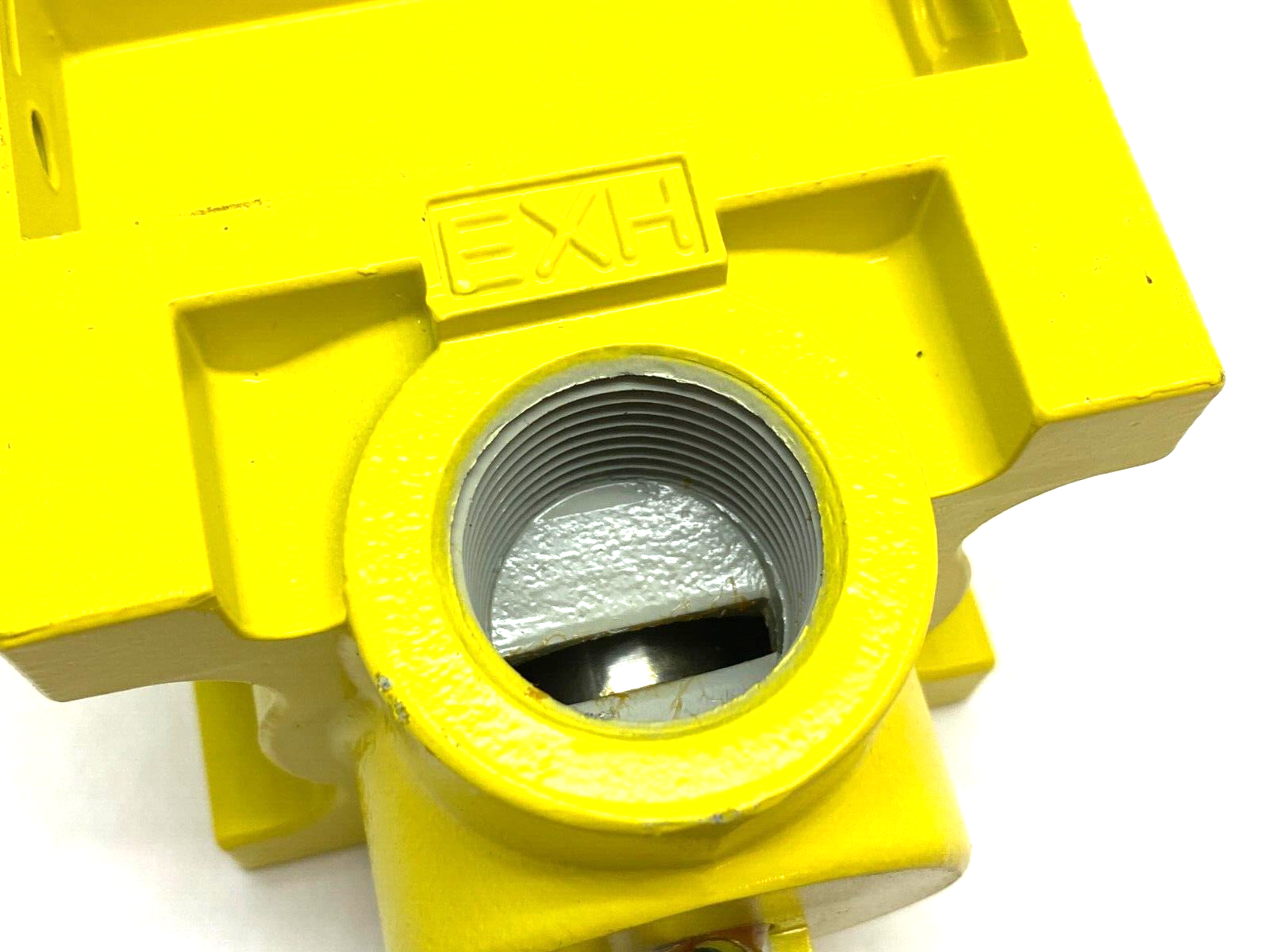 Numatics VT42N06AY Slo-Start Inline Manual Lockout Valve - Maverick Industrial Sales