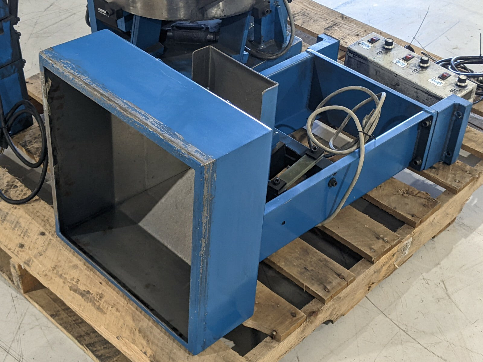 Vibra-Flight 76018 Vibratory Feeder System w/ Bowl, Inline, Hopper, FC-102 Plus - Maverick Industrial Sales